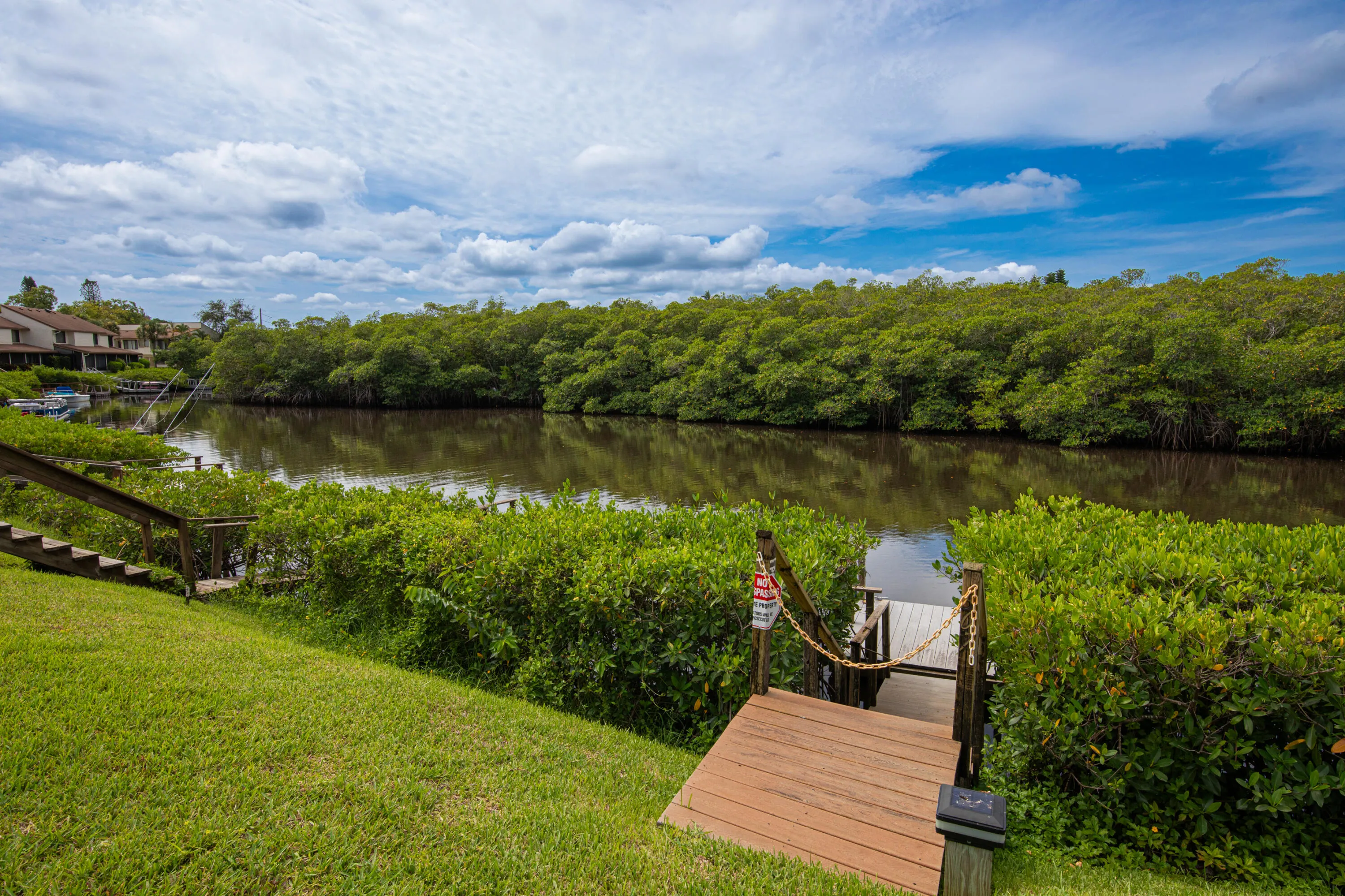 950 S Kanner Hwy, #303
