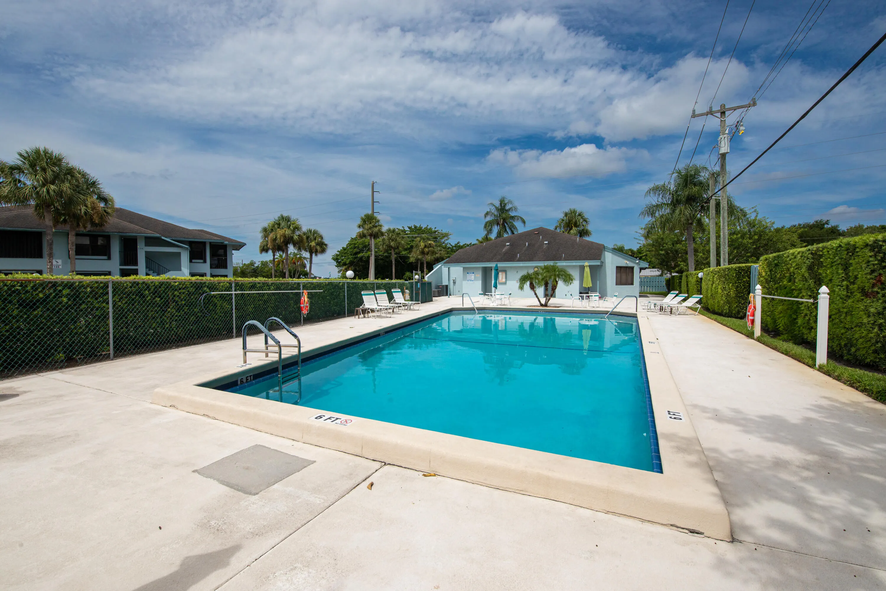 950 S Kanner Hwy, #303