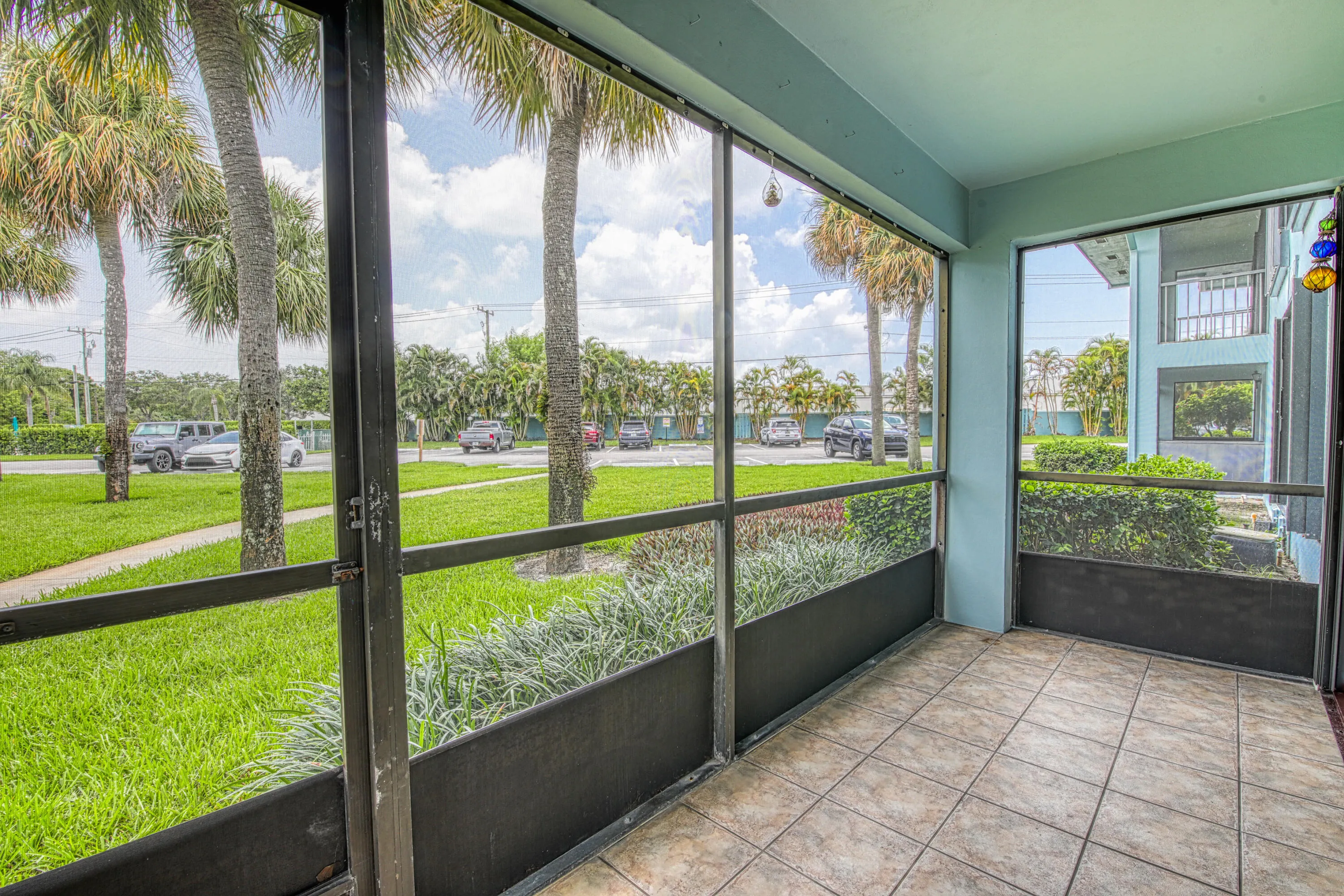 950 S Kanner Hwy, #303
