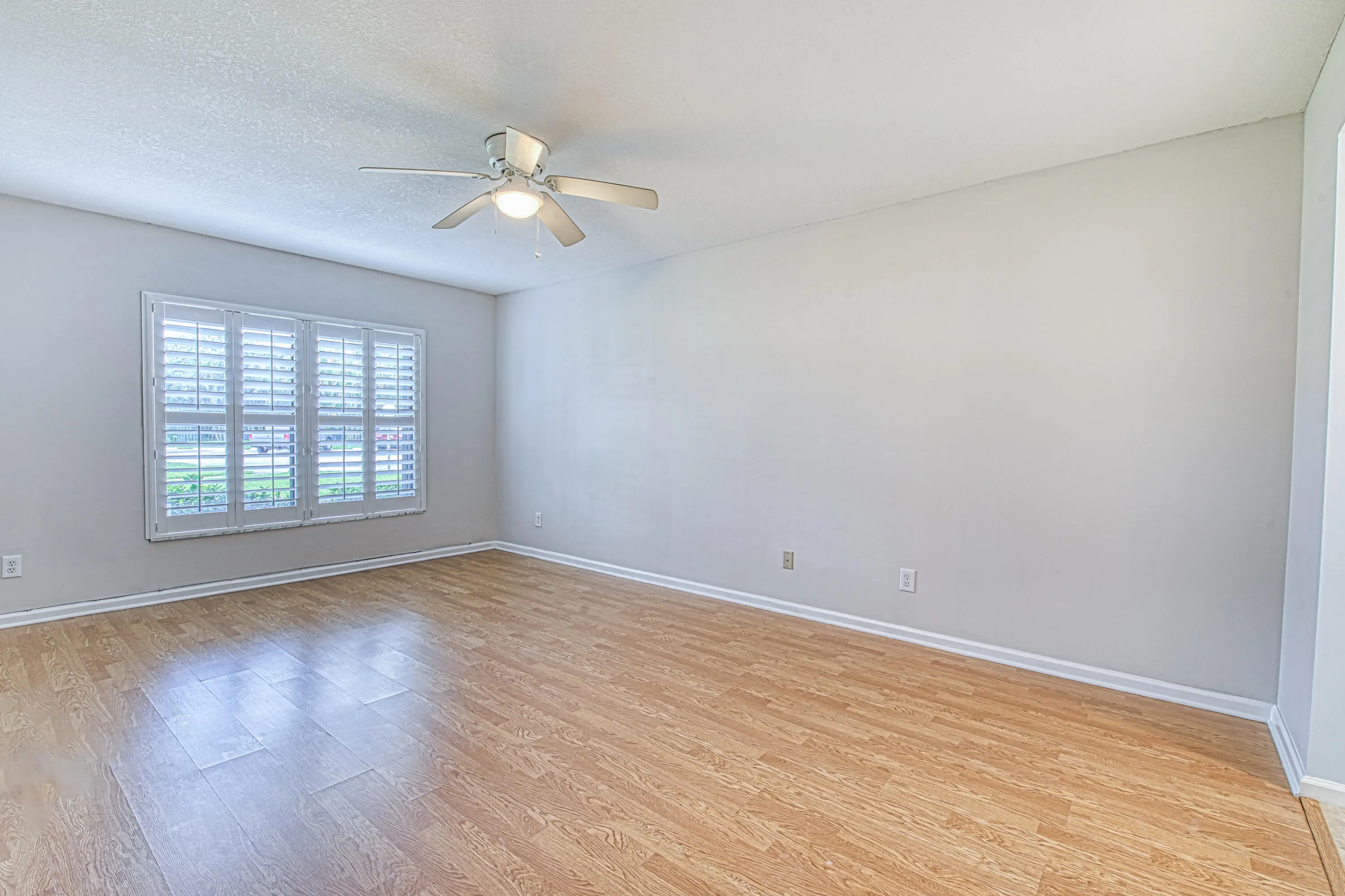 950 S Kanner Hwy, #303