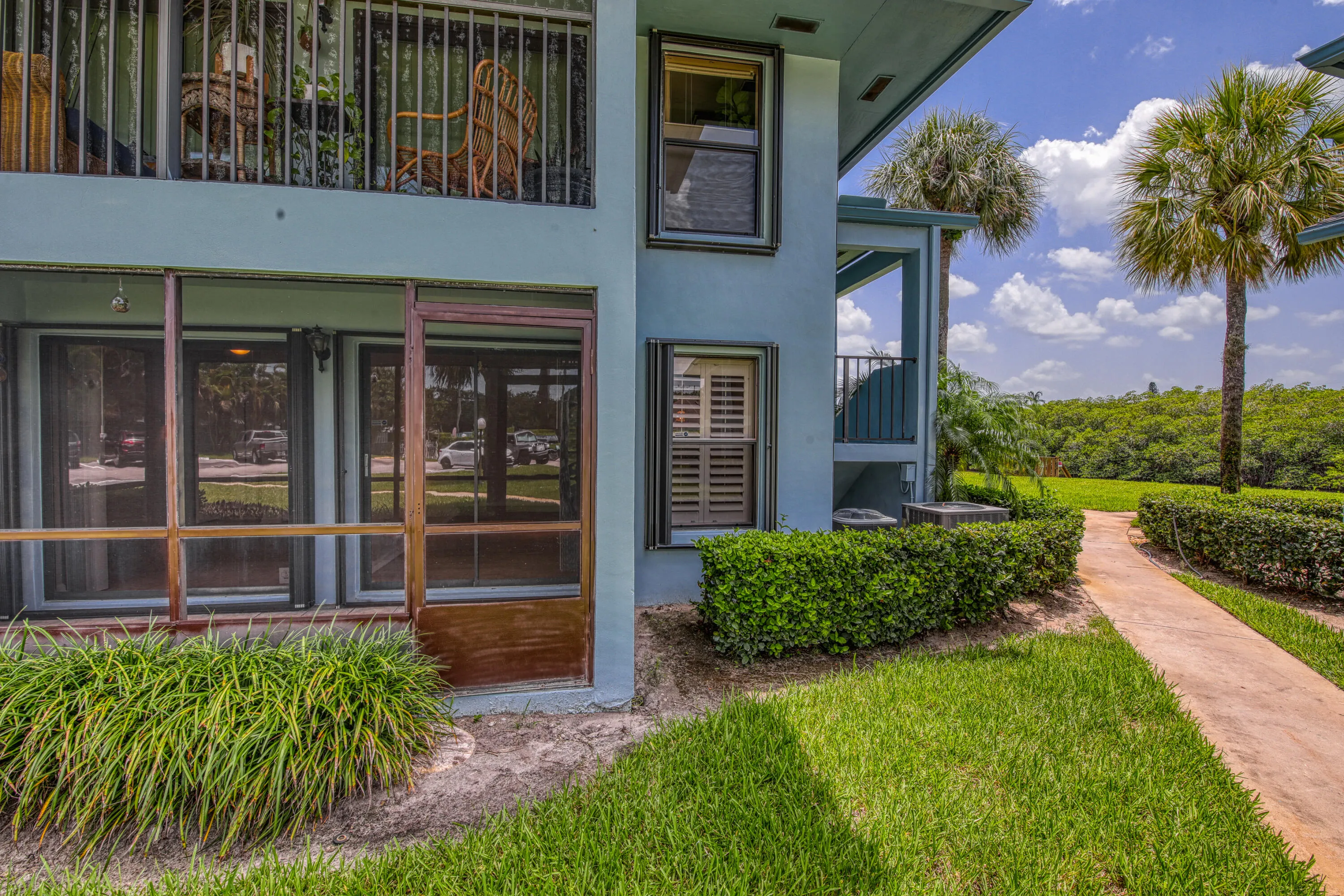 950 S Kanner Hwy, #303