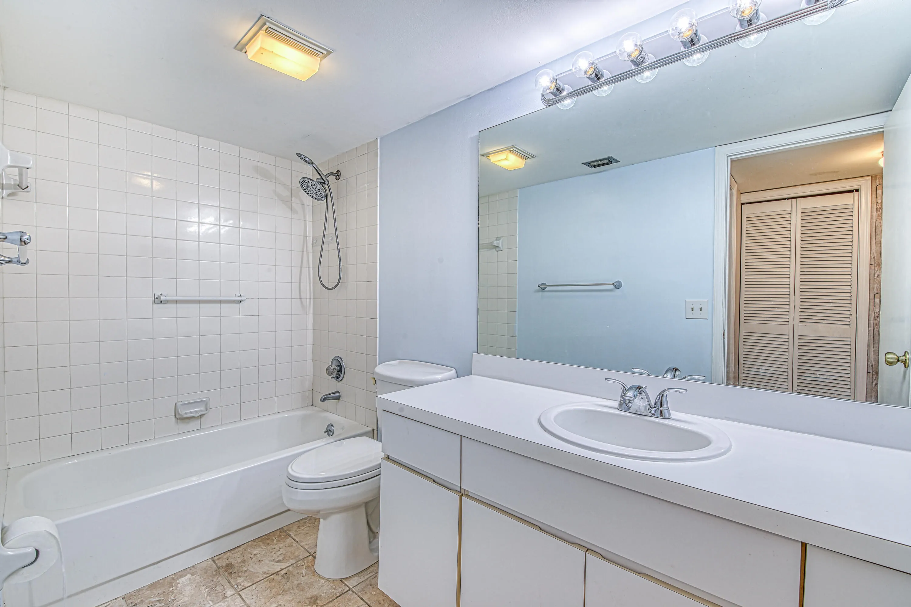 950 S Kanner Hwy, #303