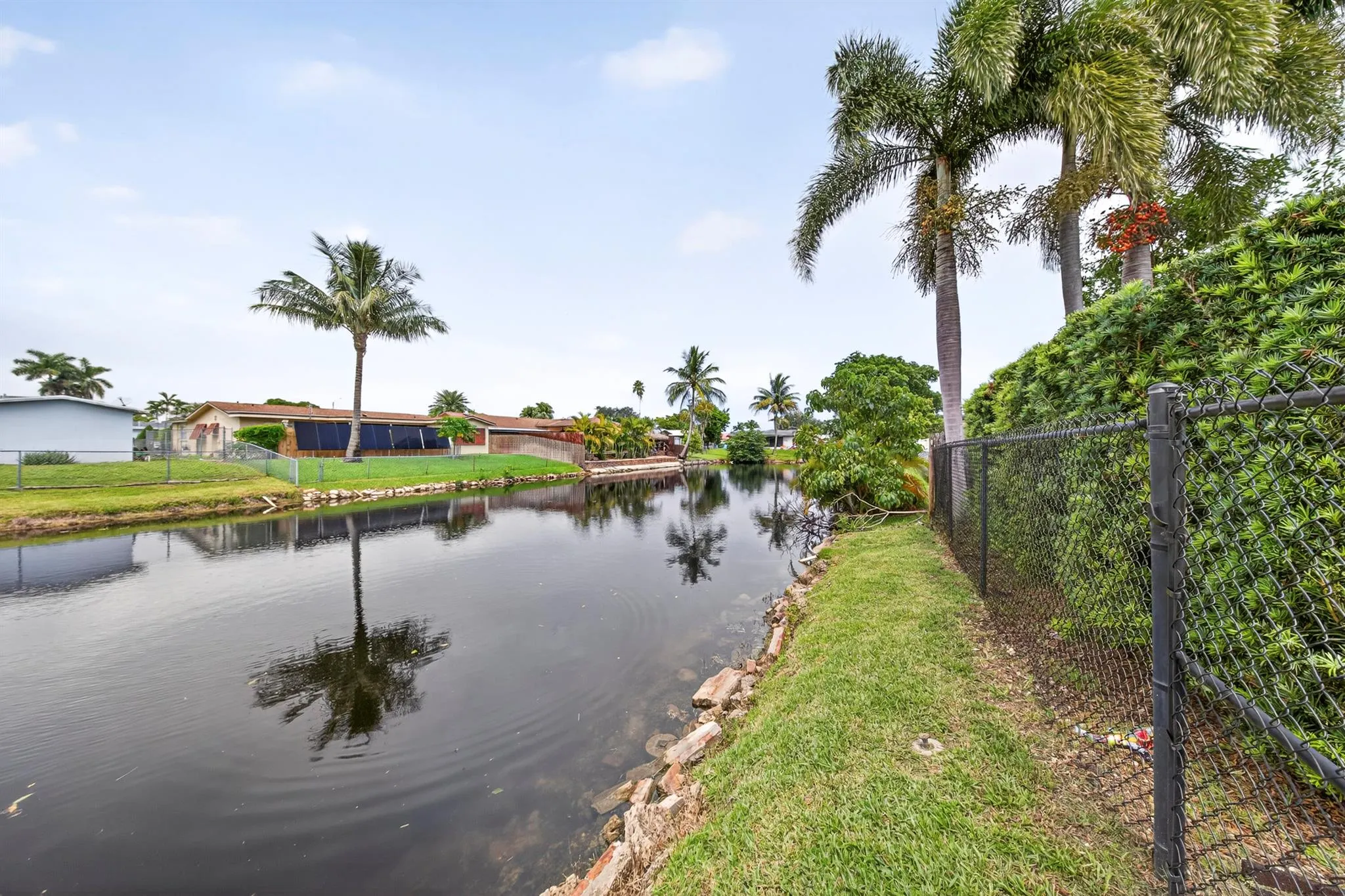 11421 NW 38th Place