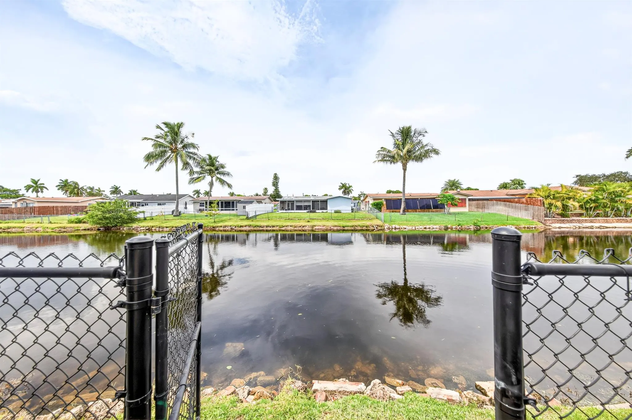 11421 NW 38th Place