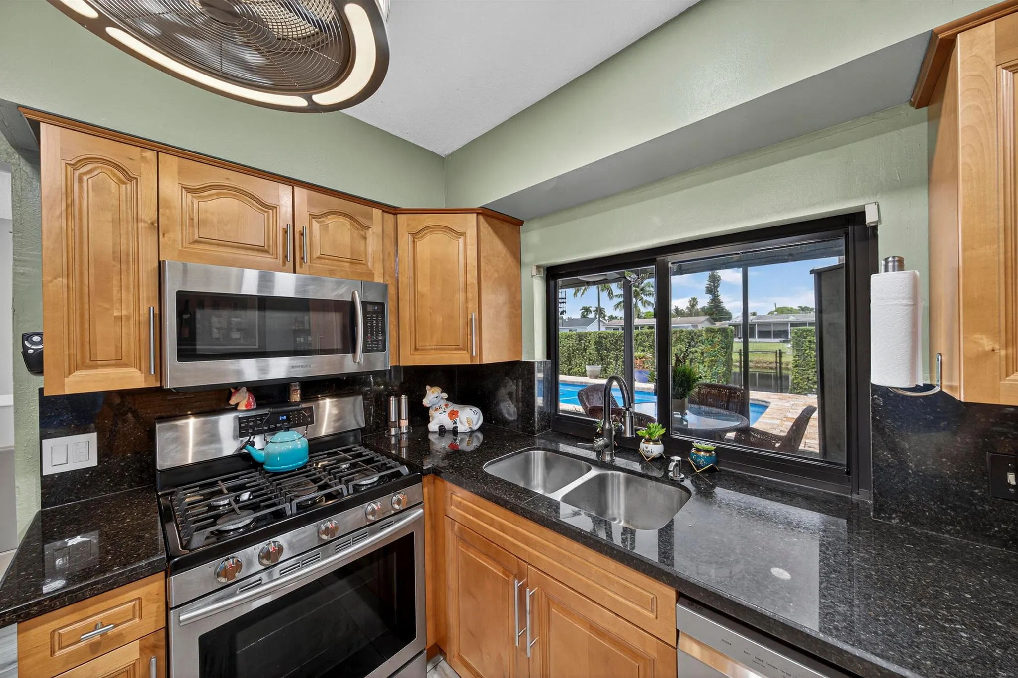 11421 NW 38th Place