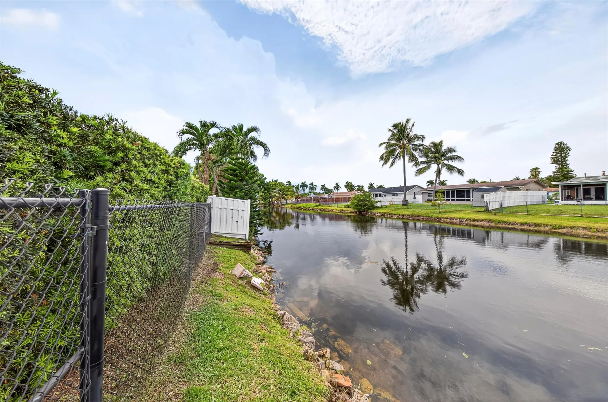 11421 NW 38th Place