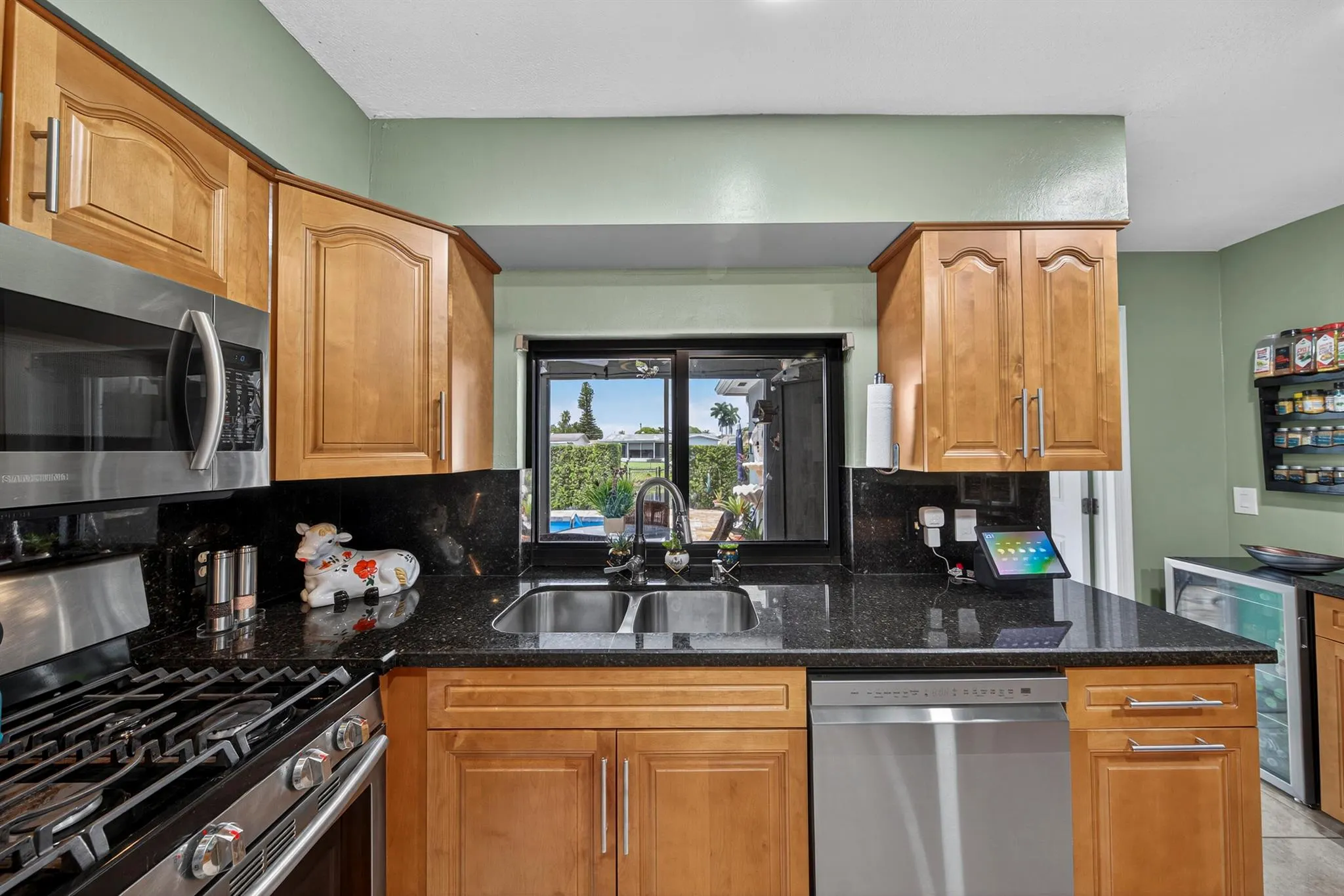 11421 NW 38th Place
