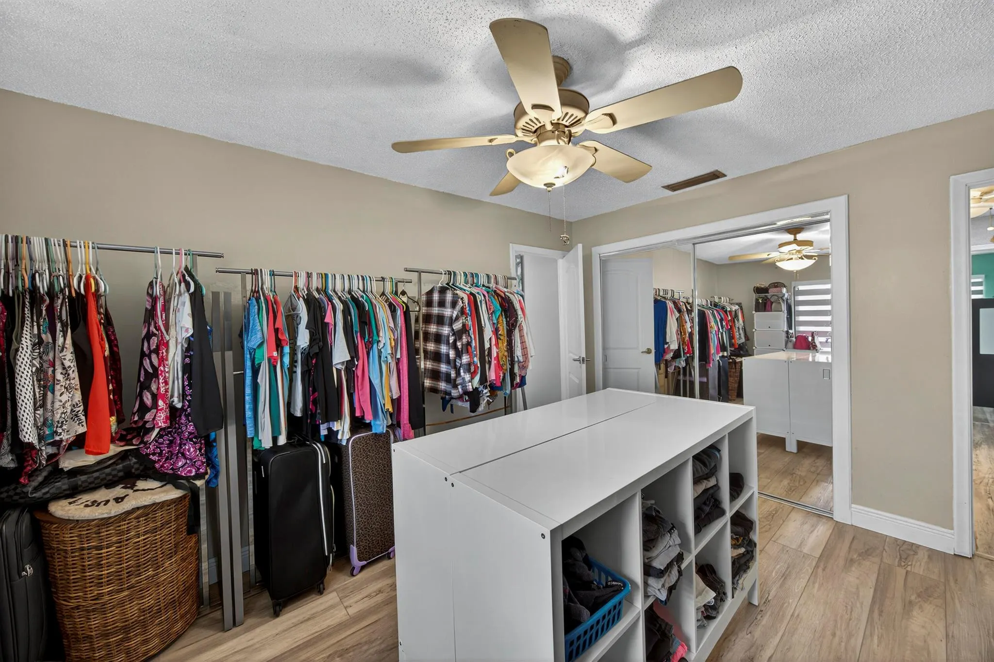 11421 NW 38th Place