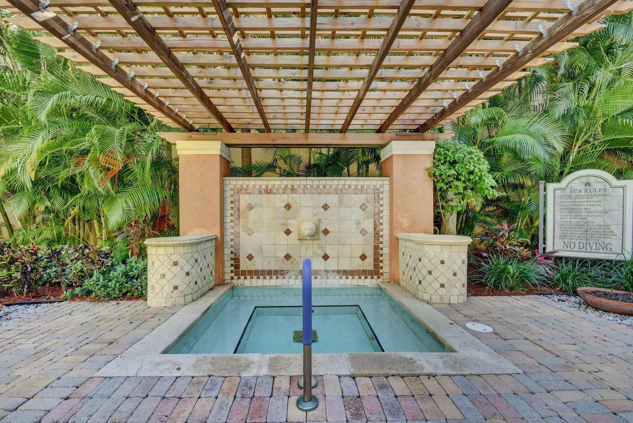 630 S Sapodilla Avenue, #223