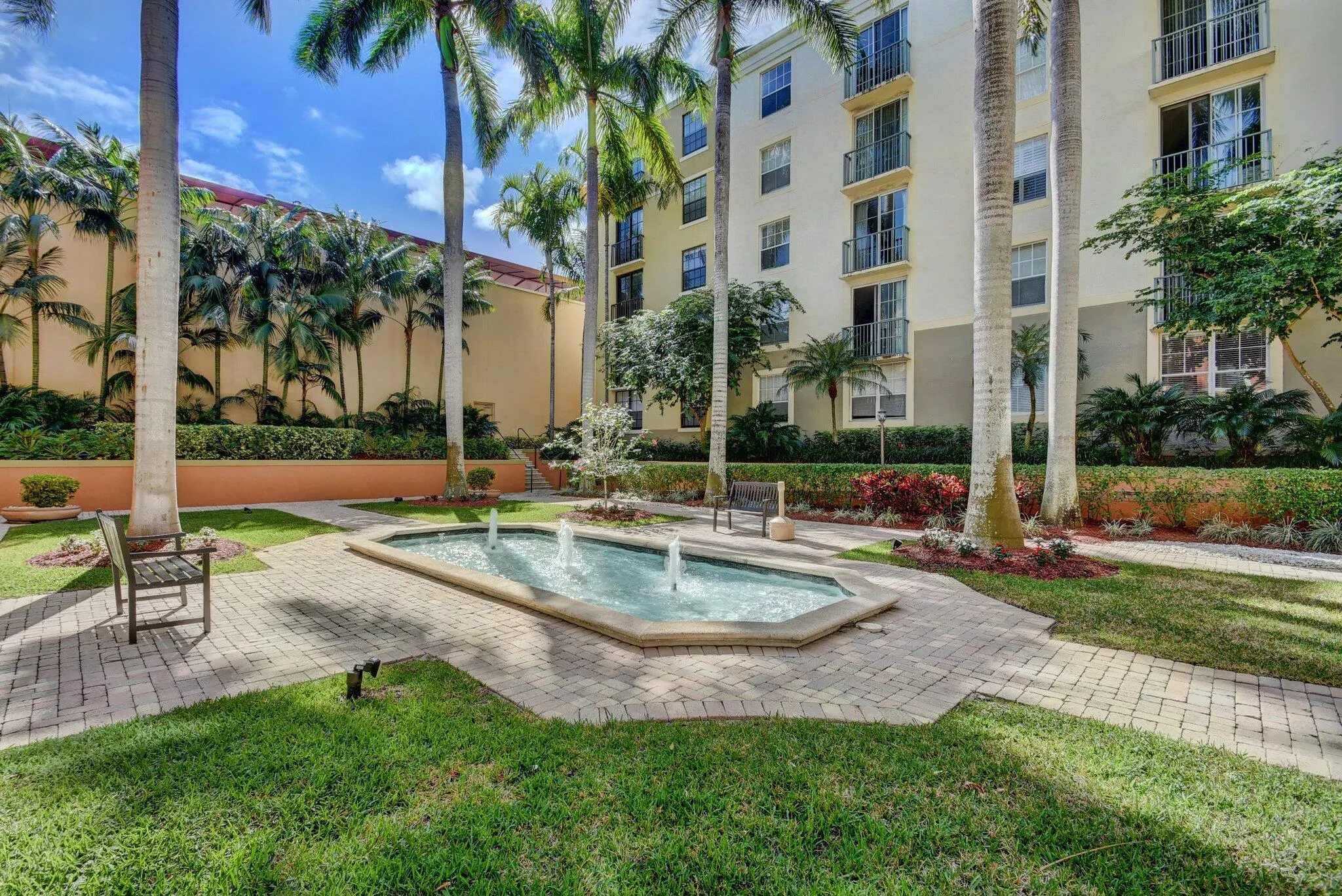 630 S Sapodilla Avenue, #223
