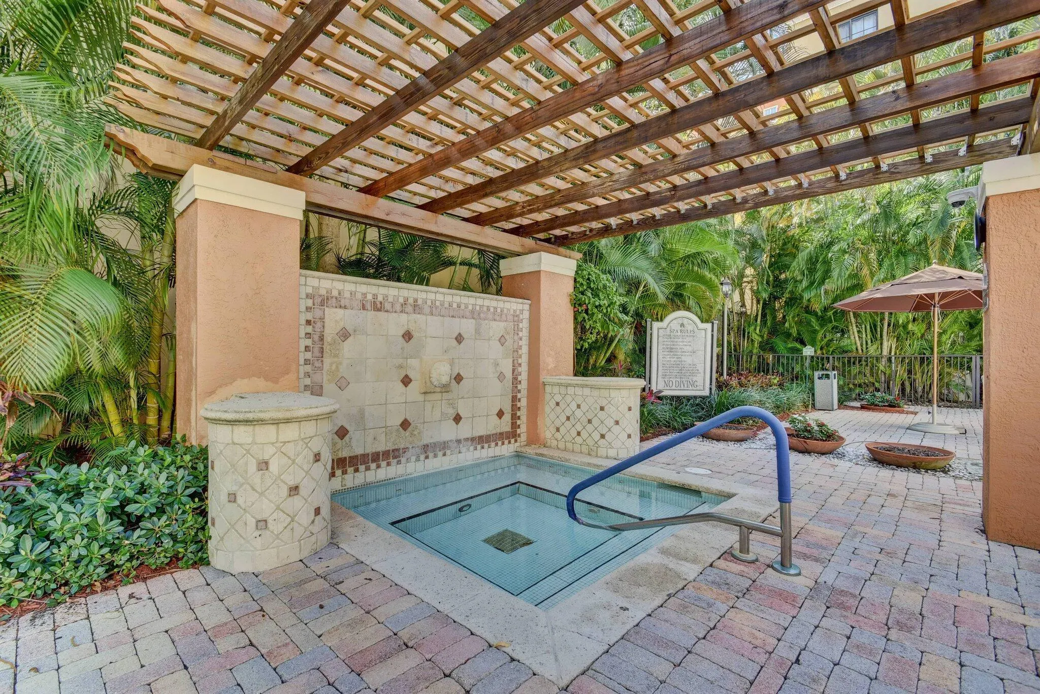 630 S Sapodilla Avenue, #223