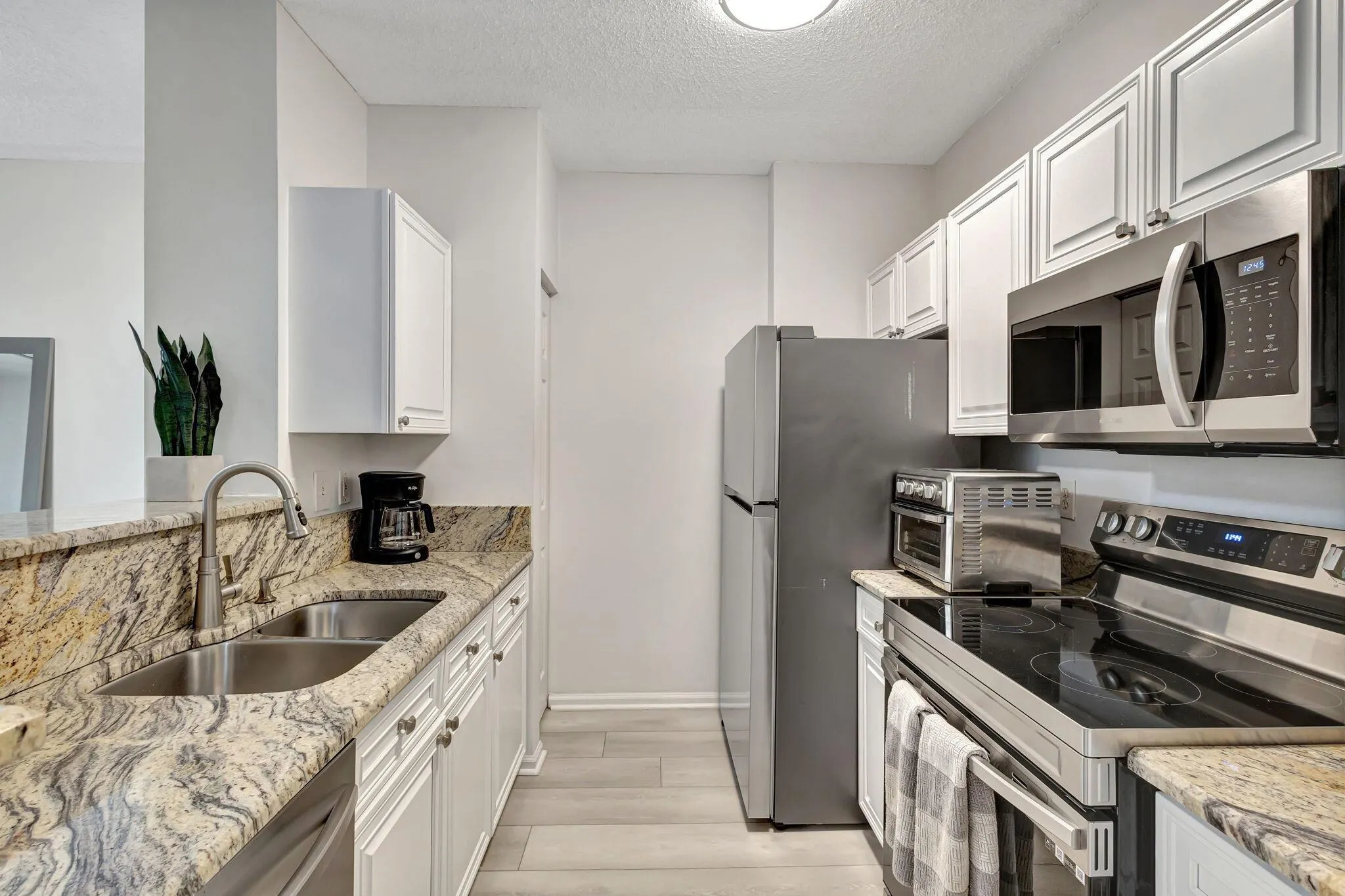 630 S Sapodilla Avenue, #223