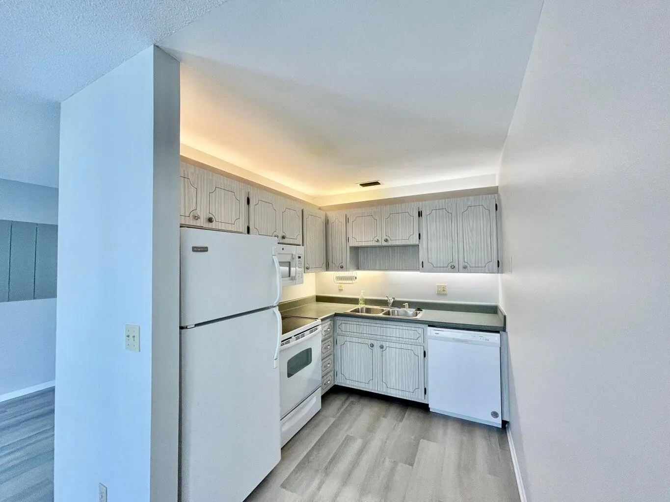 2600 SE Ocean Boulevard, #E11