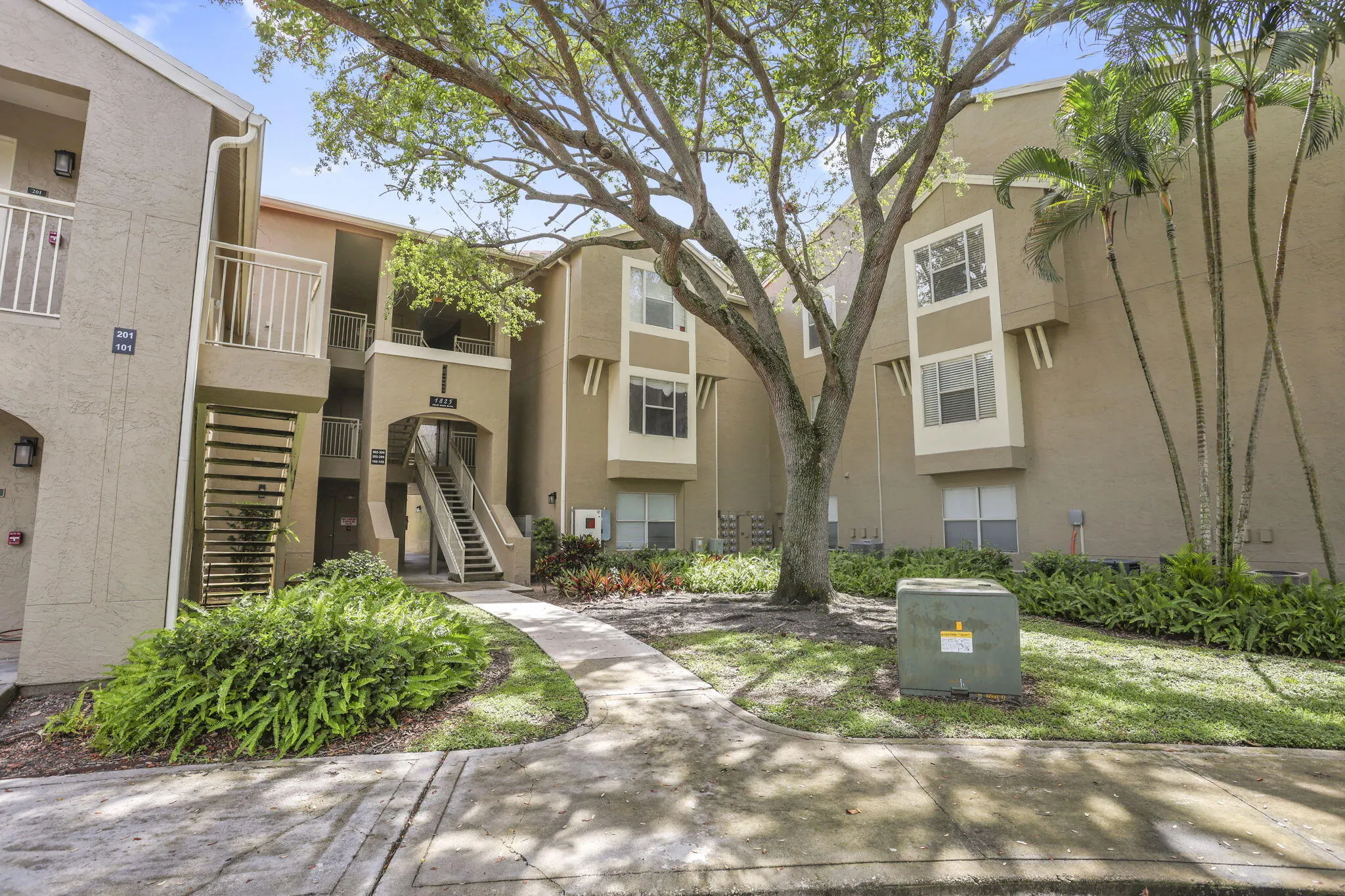 1825 Palm Cove Boulevard, #7-102