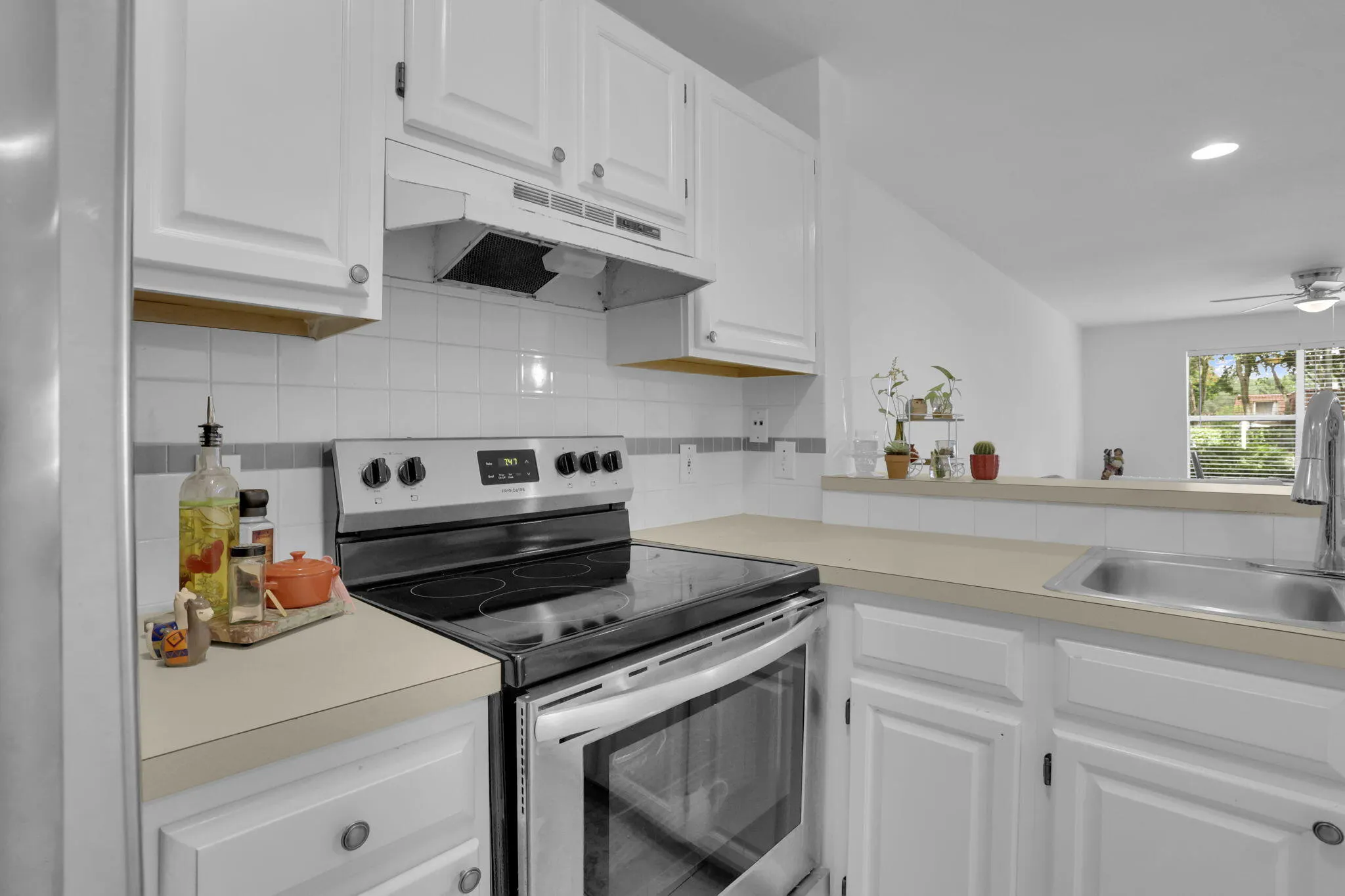 1825 Palm Cove Boulevard, #7-102