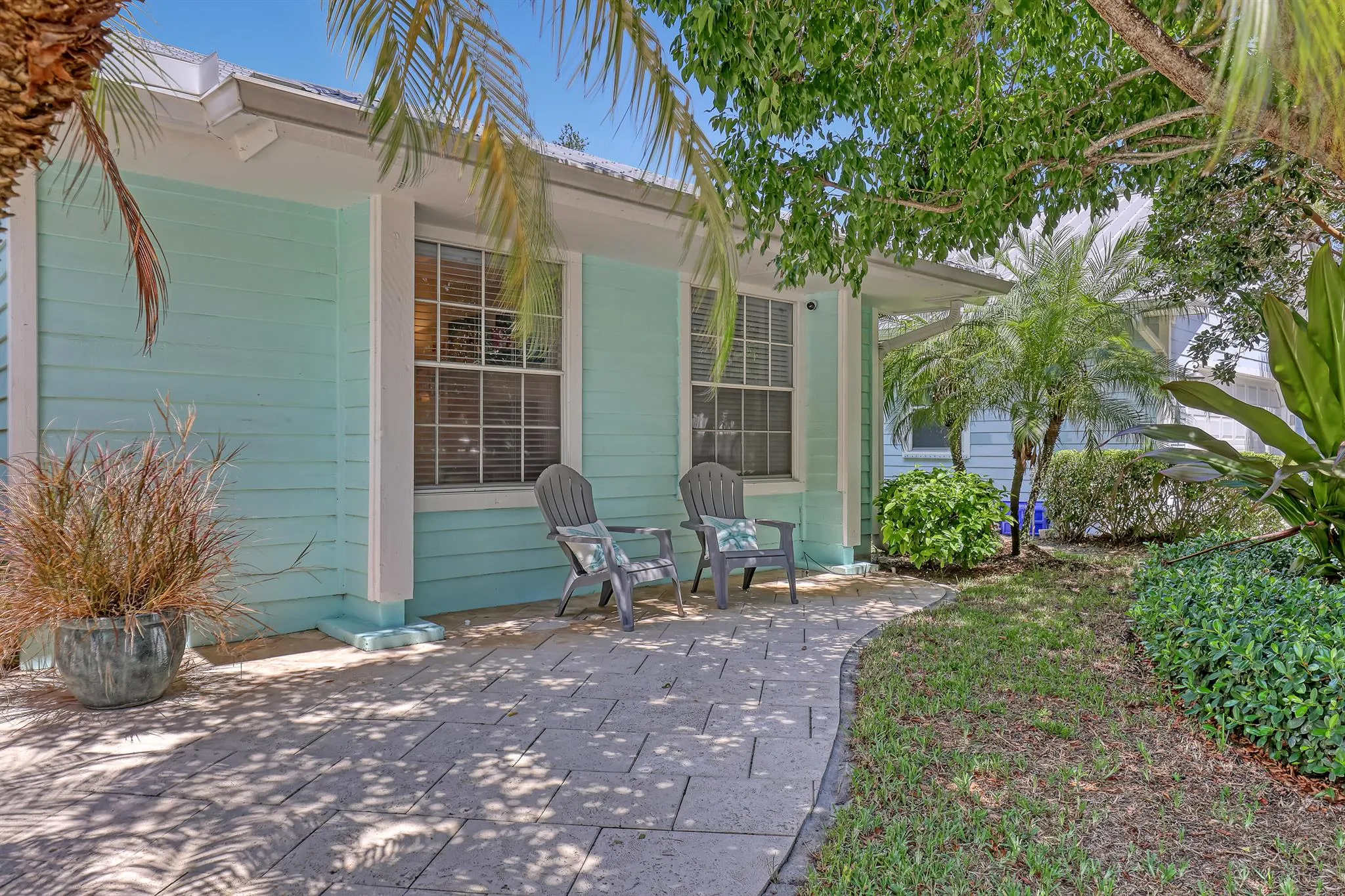 104 Colony Way E