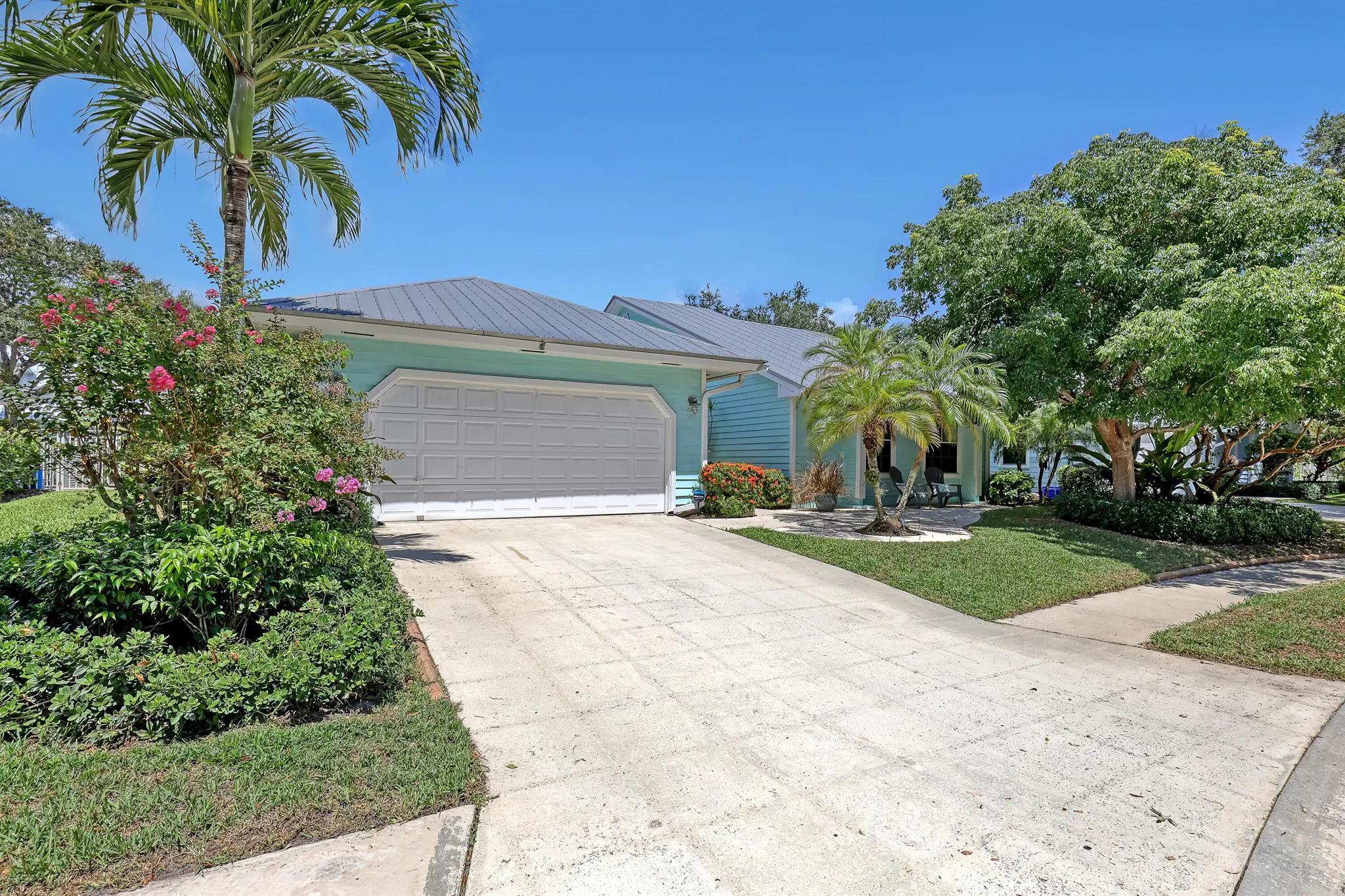 104 Colony Way E