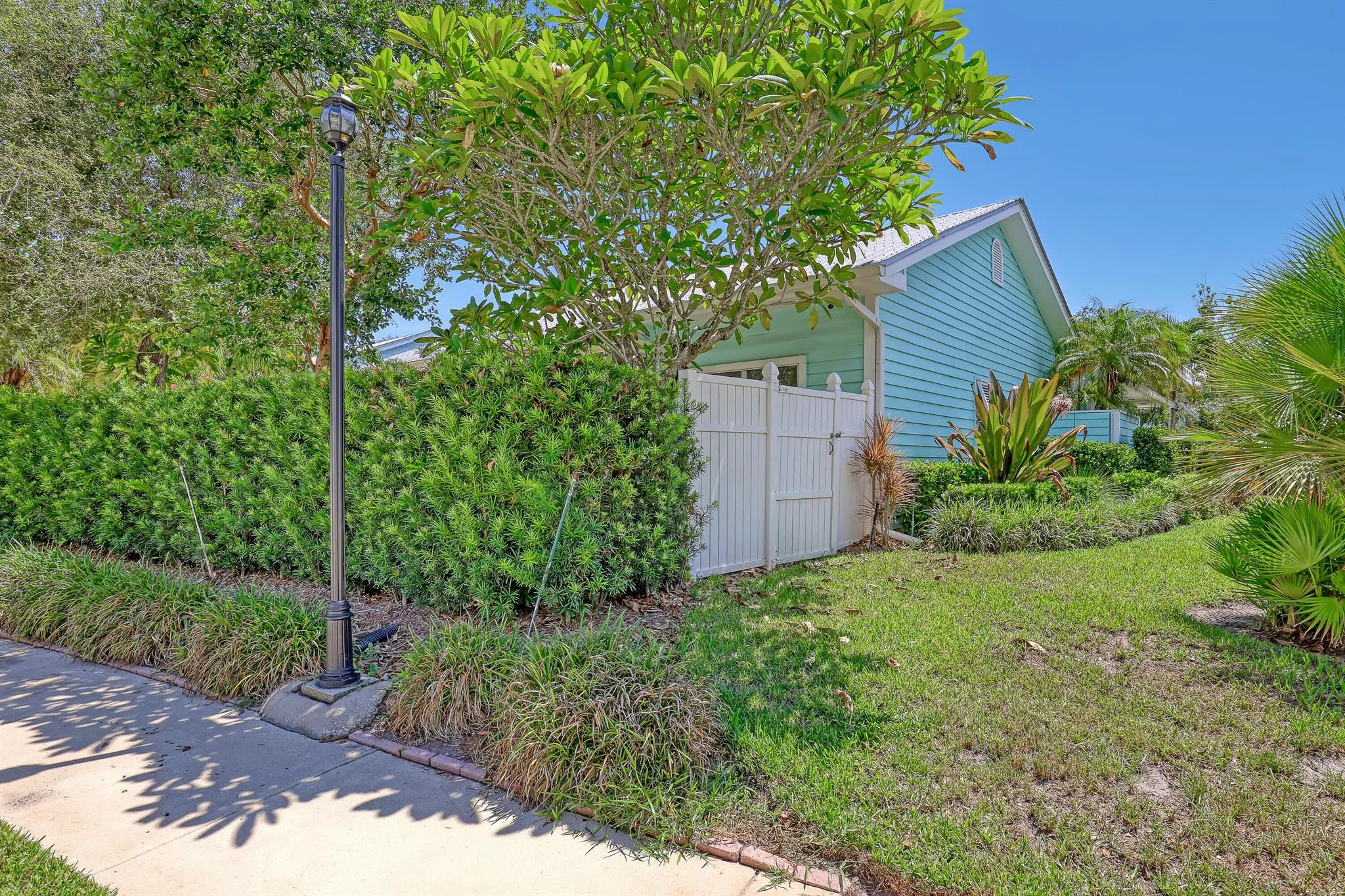 104 Colony Way E