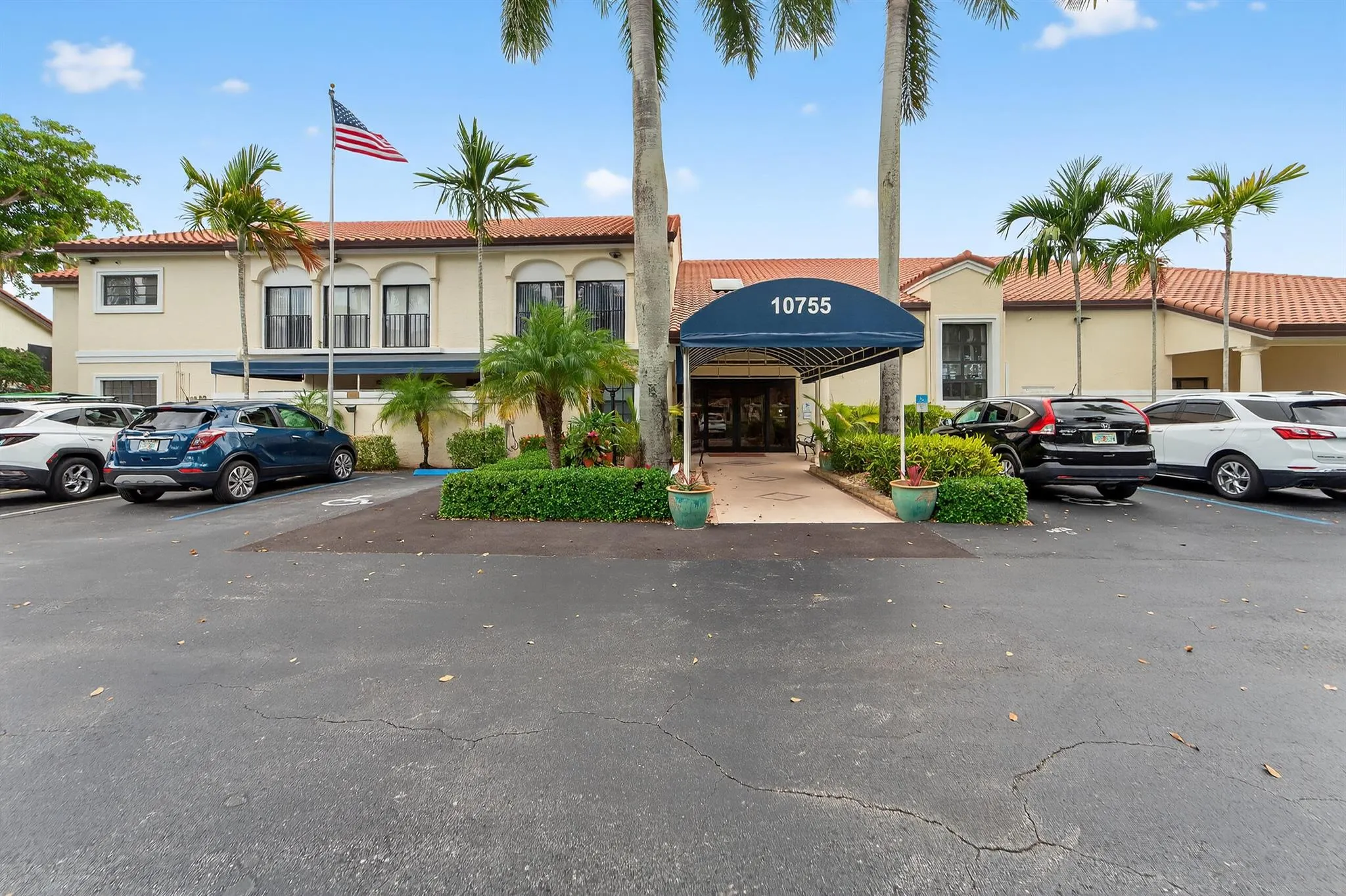 5487 Palm Springs Lane, #B