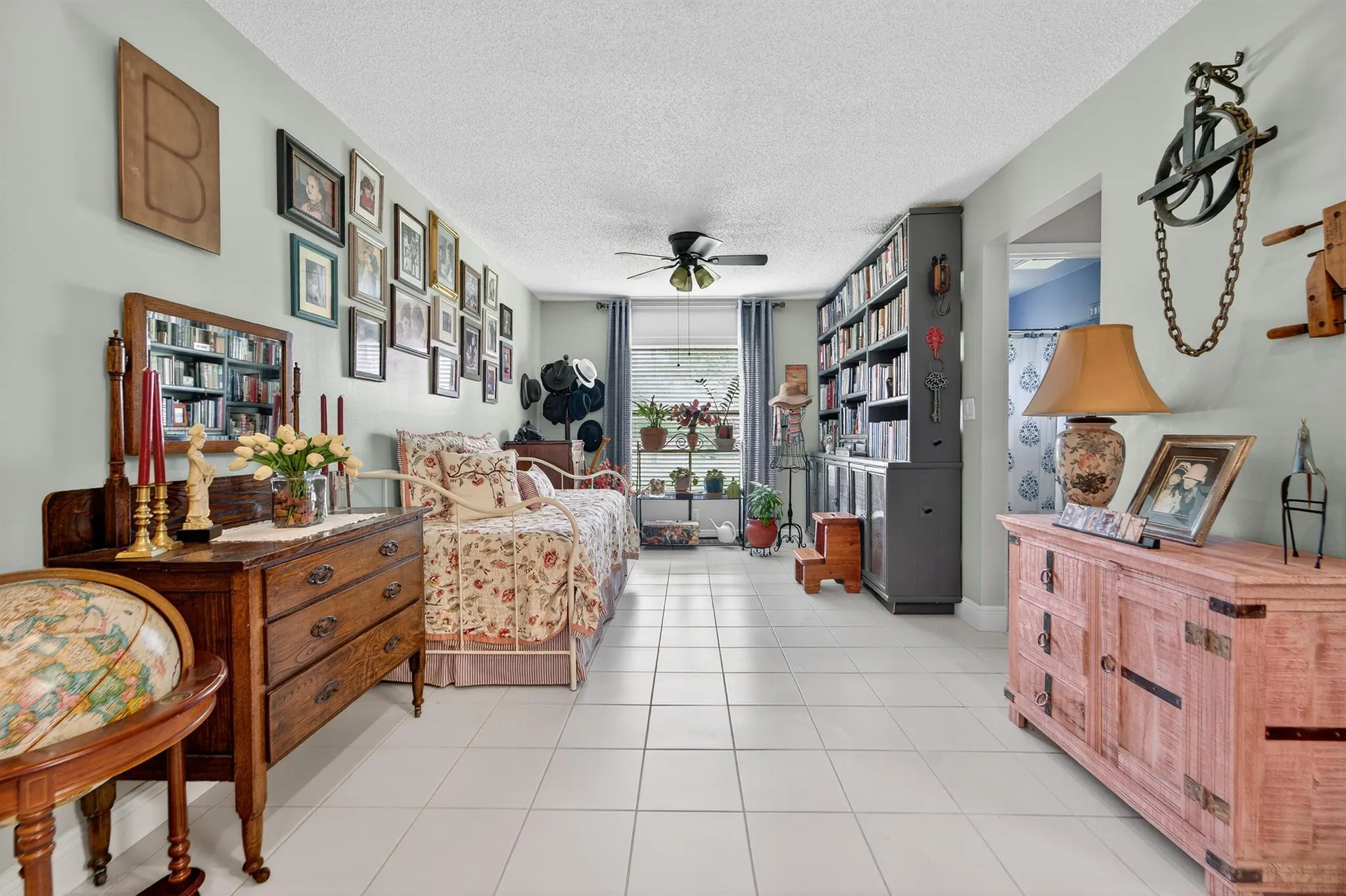 5487 Palm Springs Lane, #B