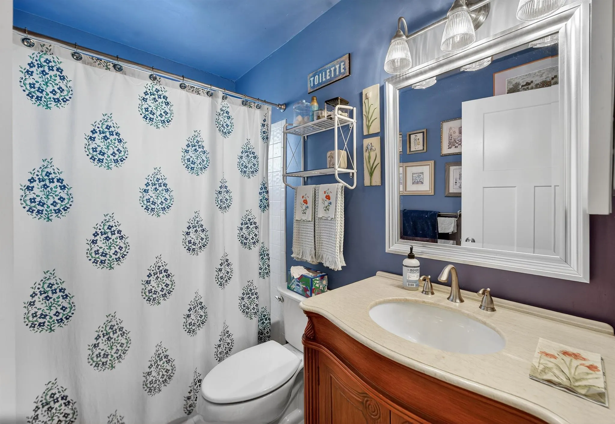 5487 Palm Springs Lane, #B