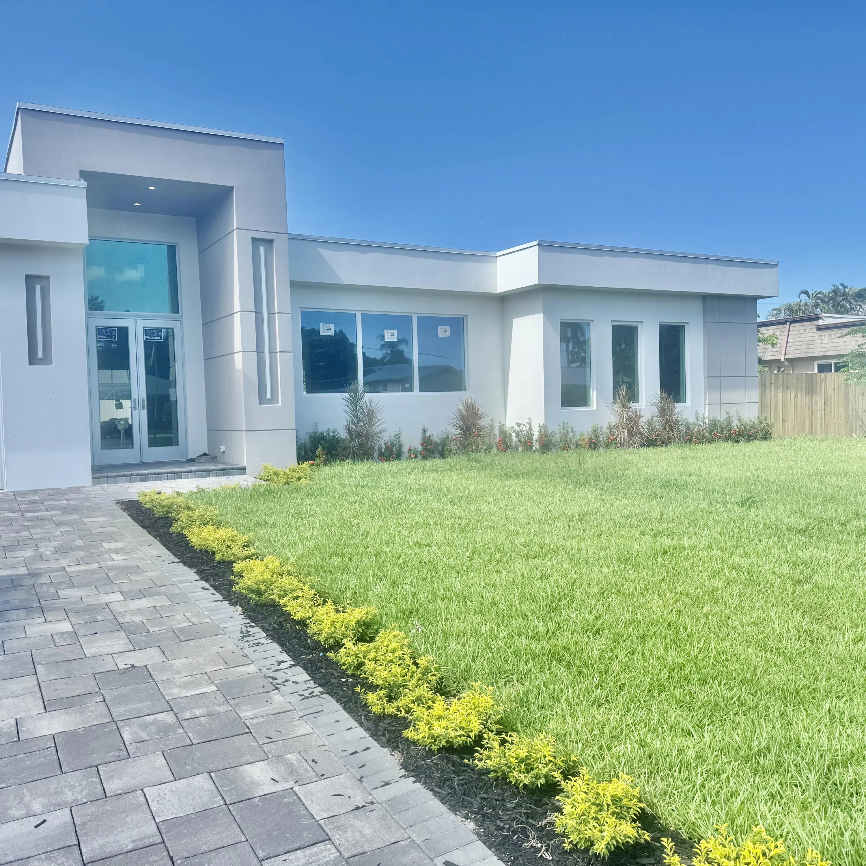 68 W Plumosa Lane