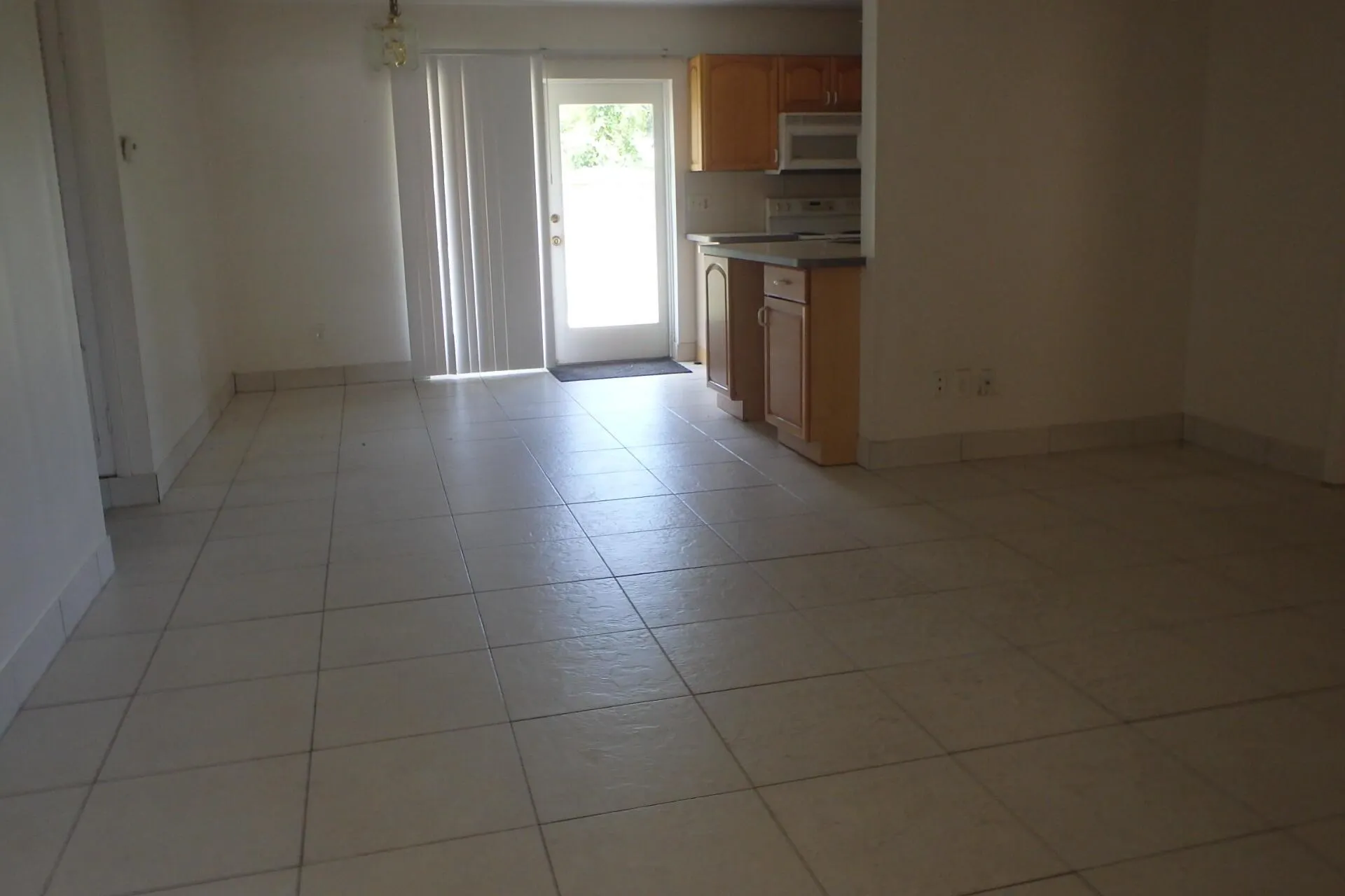 918 SE Dolphin Drive
