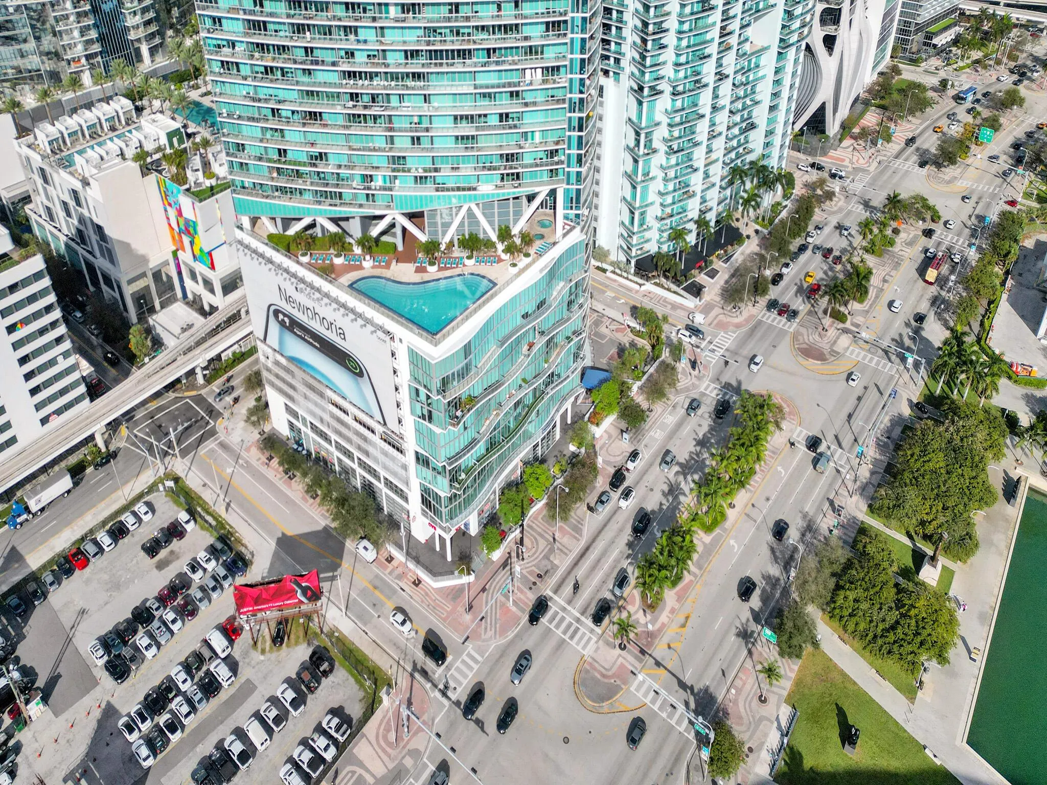 888 Biscayne Boulevard, #811