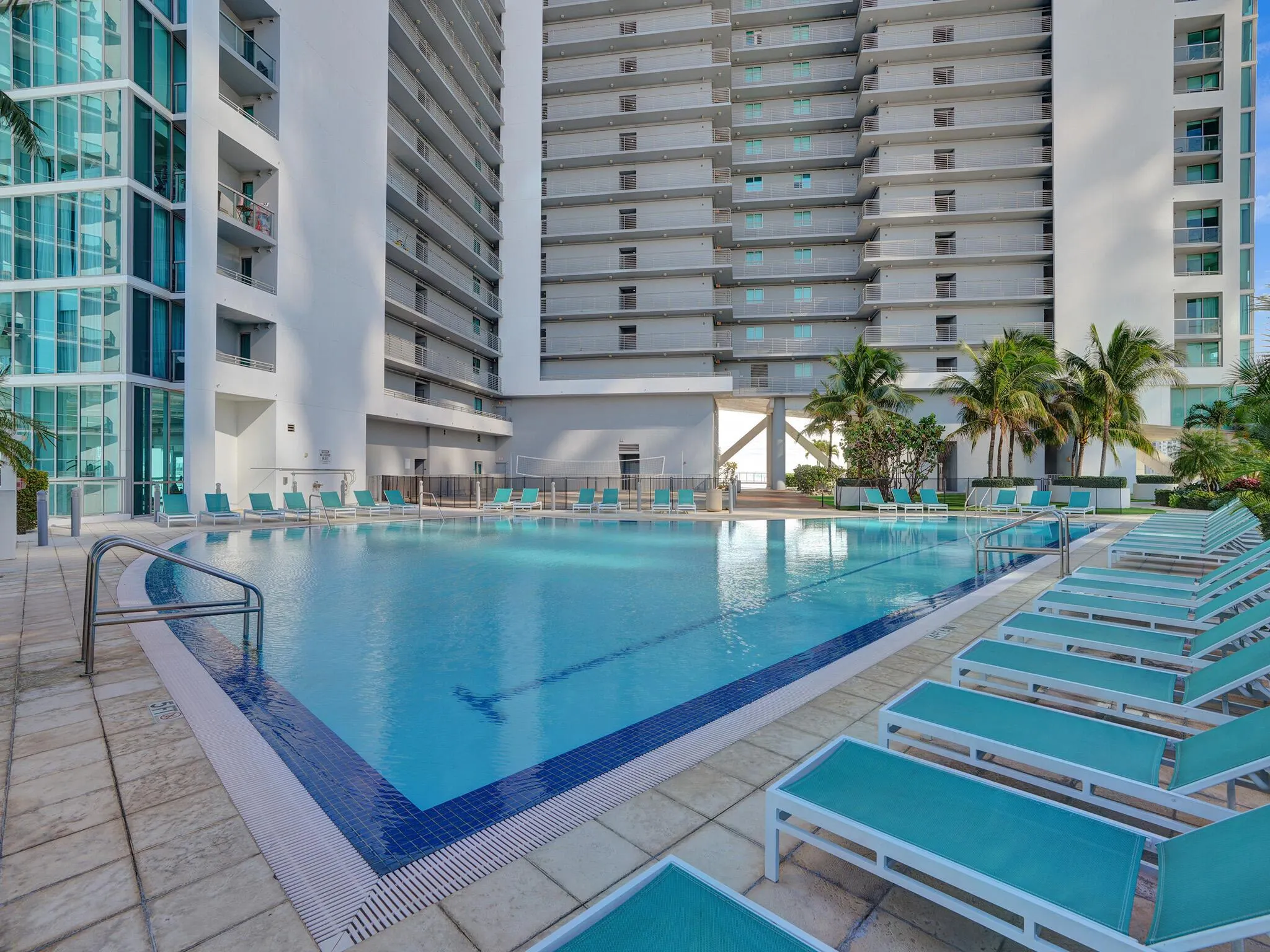 888 Biscayne Boulevard, #811