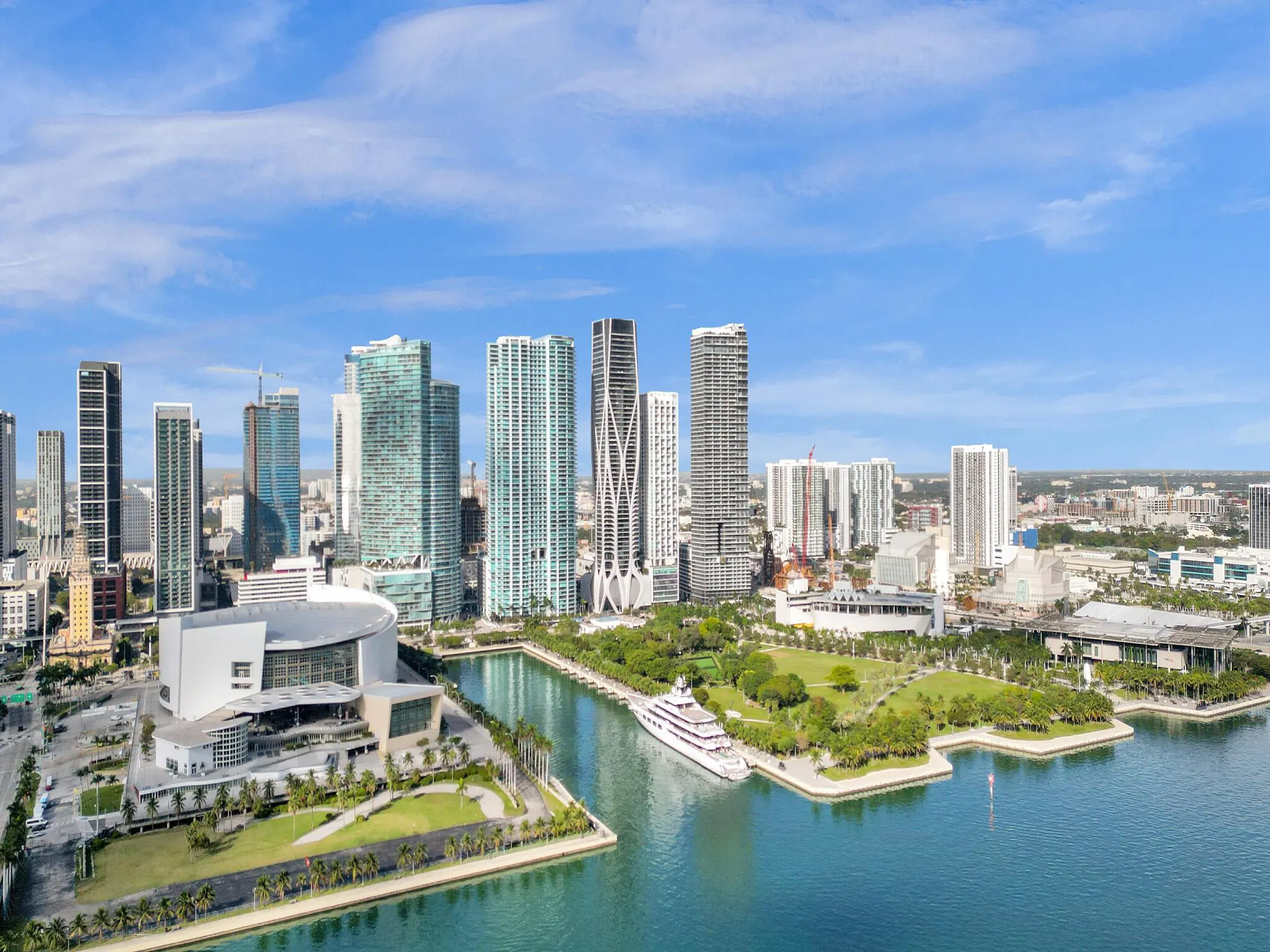 888 Biscayne Boulevard, #811