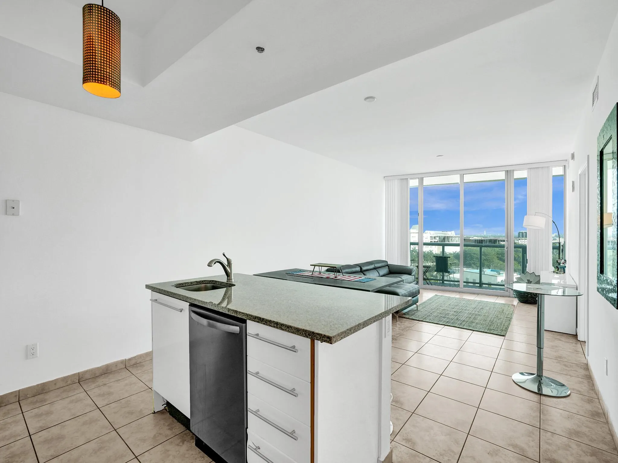 888 Biscayne Boulevard, #811