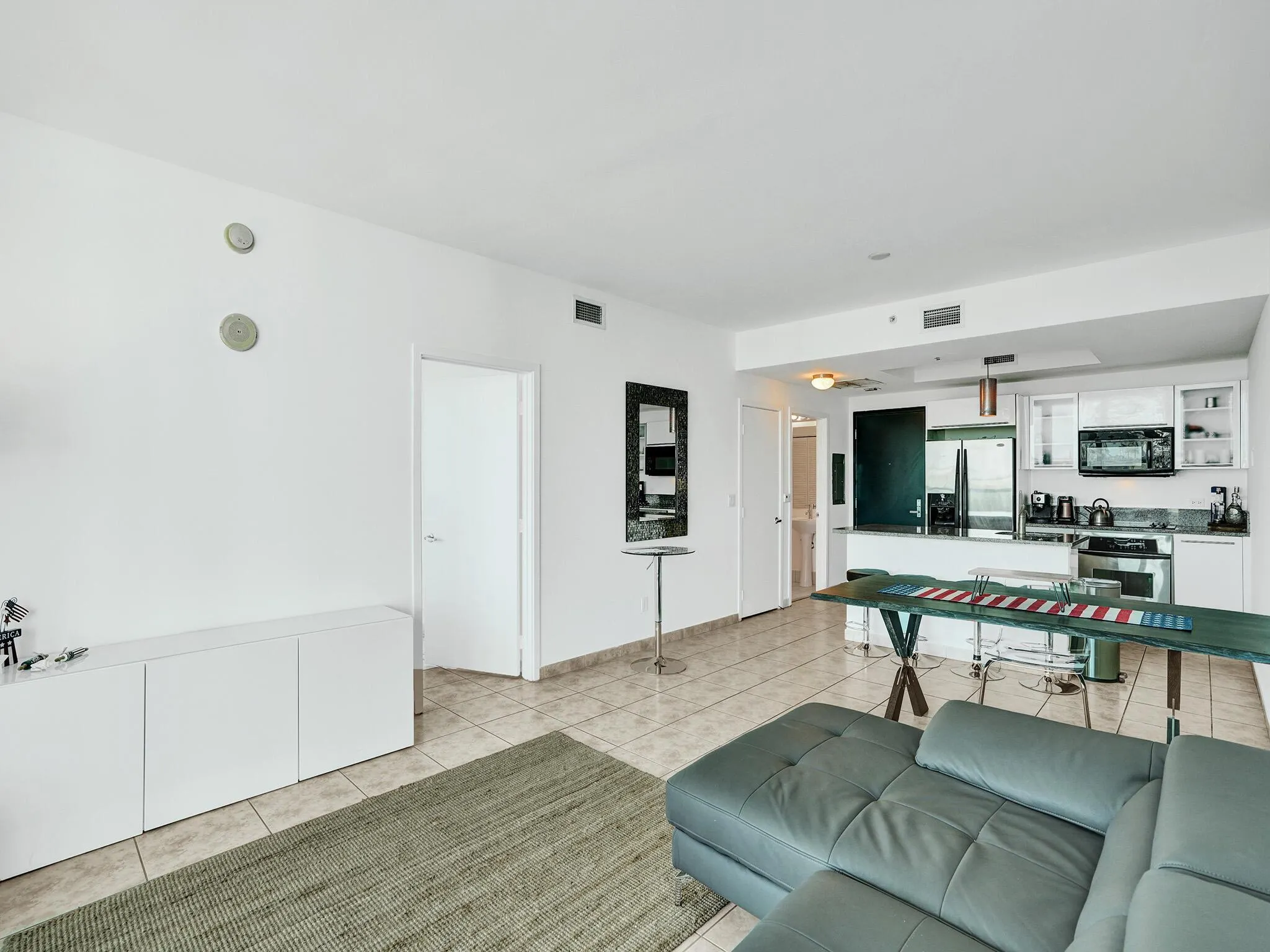 888 Biscayne Boulevard, #811