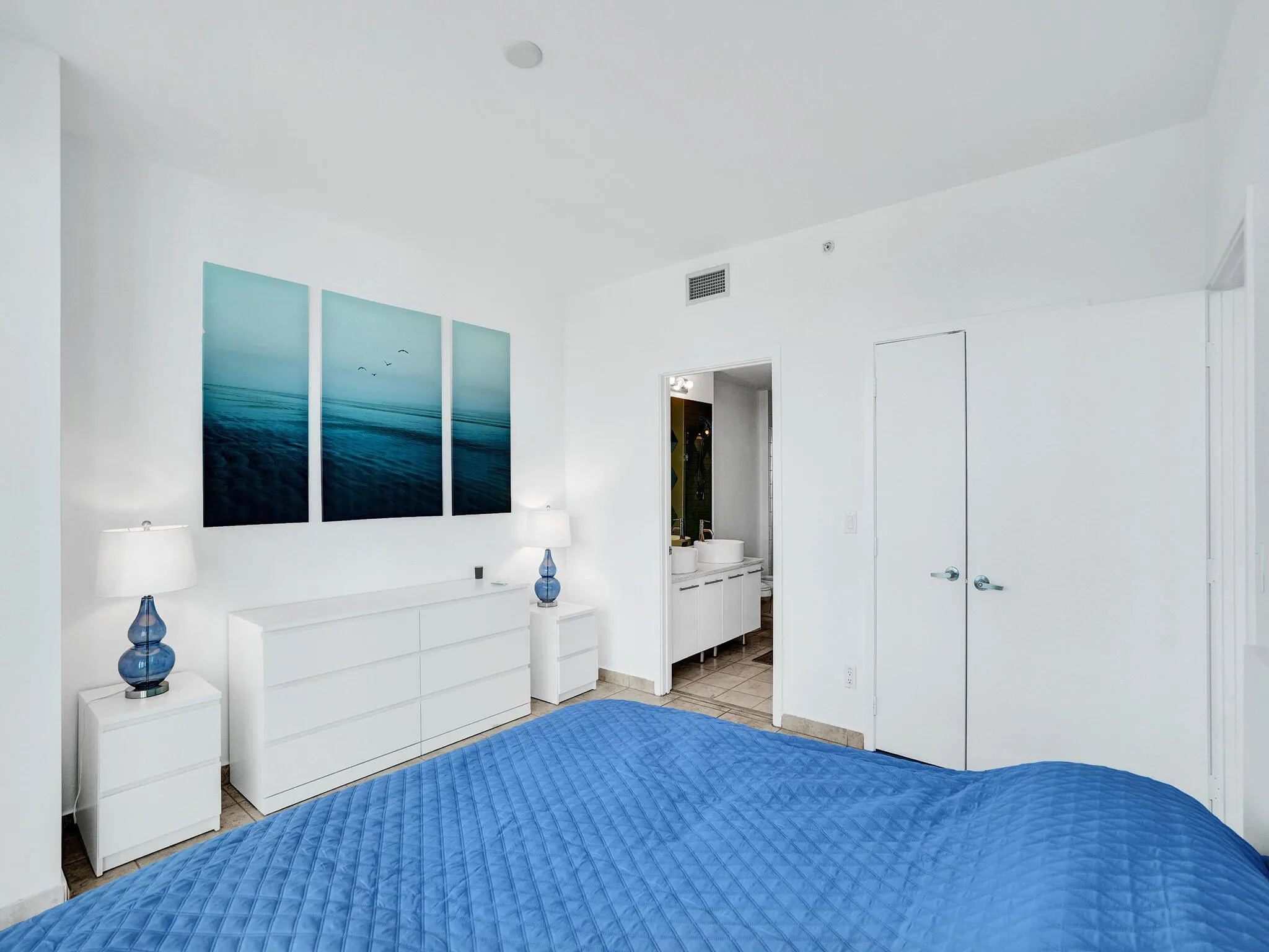 888 Biscayne Boulevard, #811