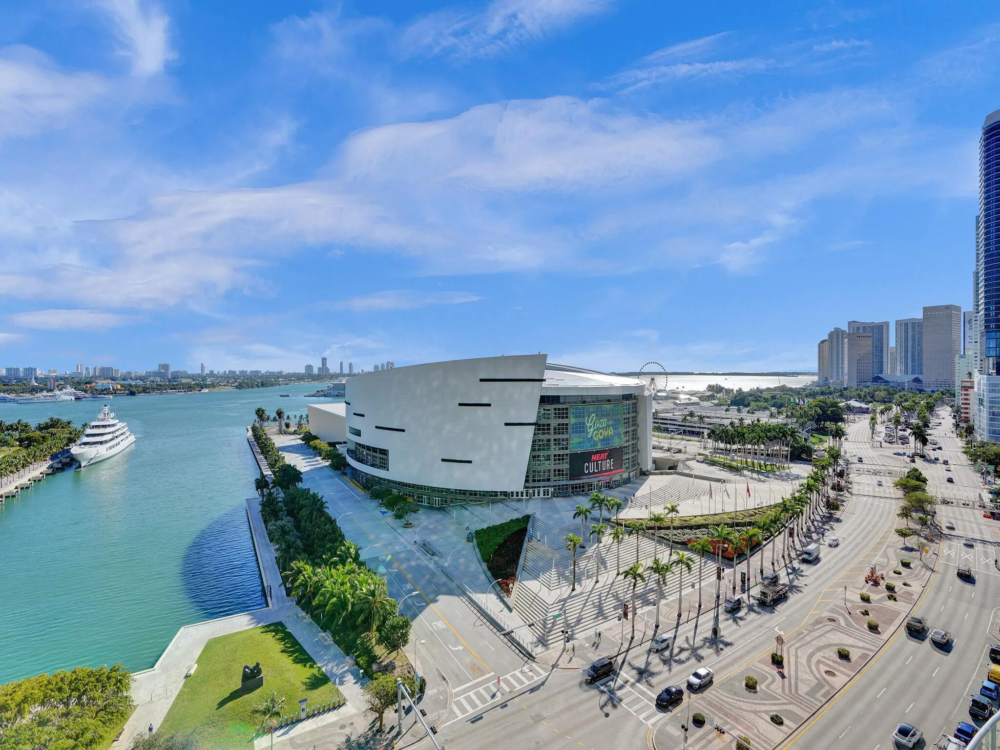 888 Biscayne Boulevard, #811