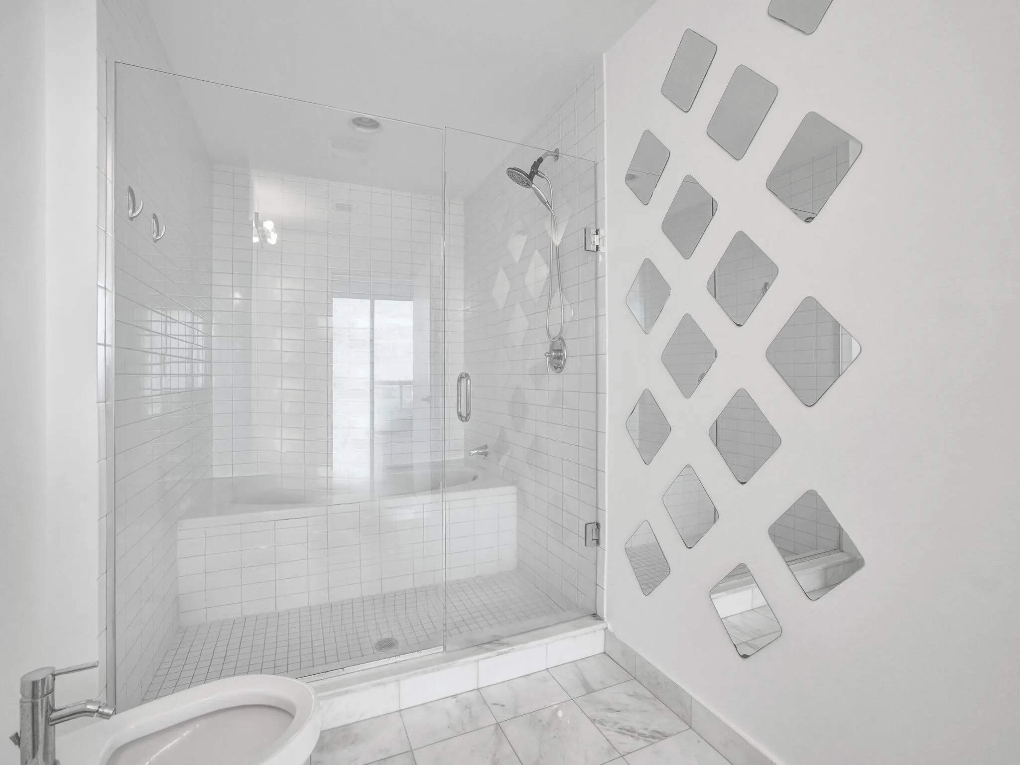 888 Biscayne Boulevard, #811