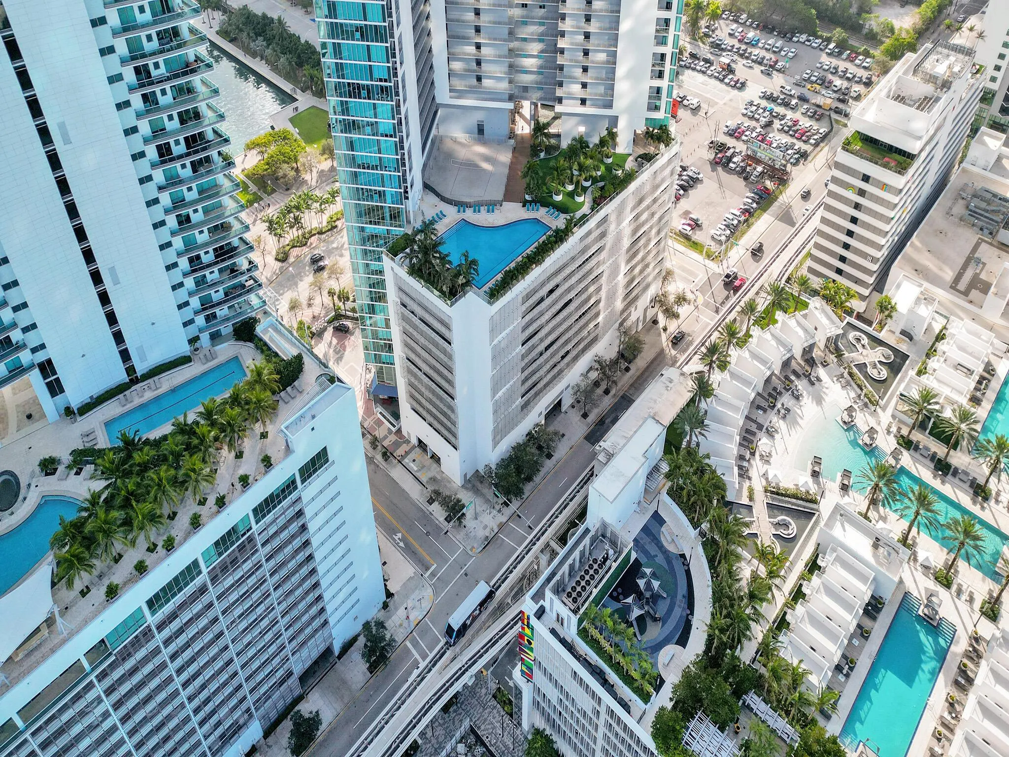 888 Biscayne Boulevard, #811