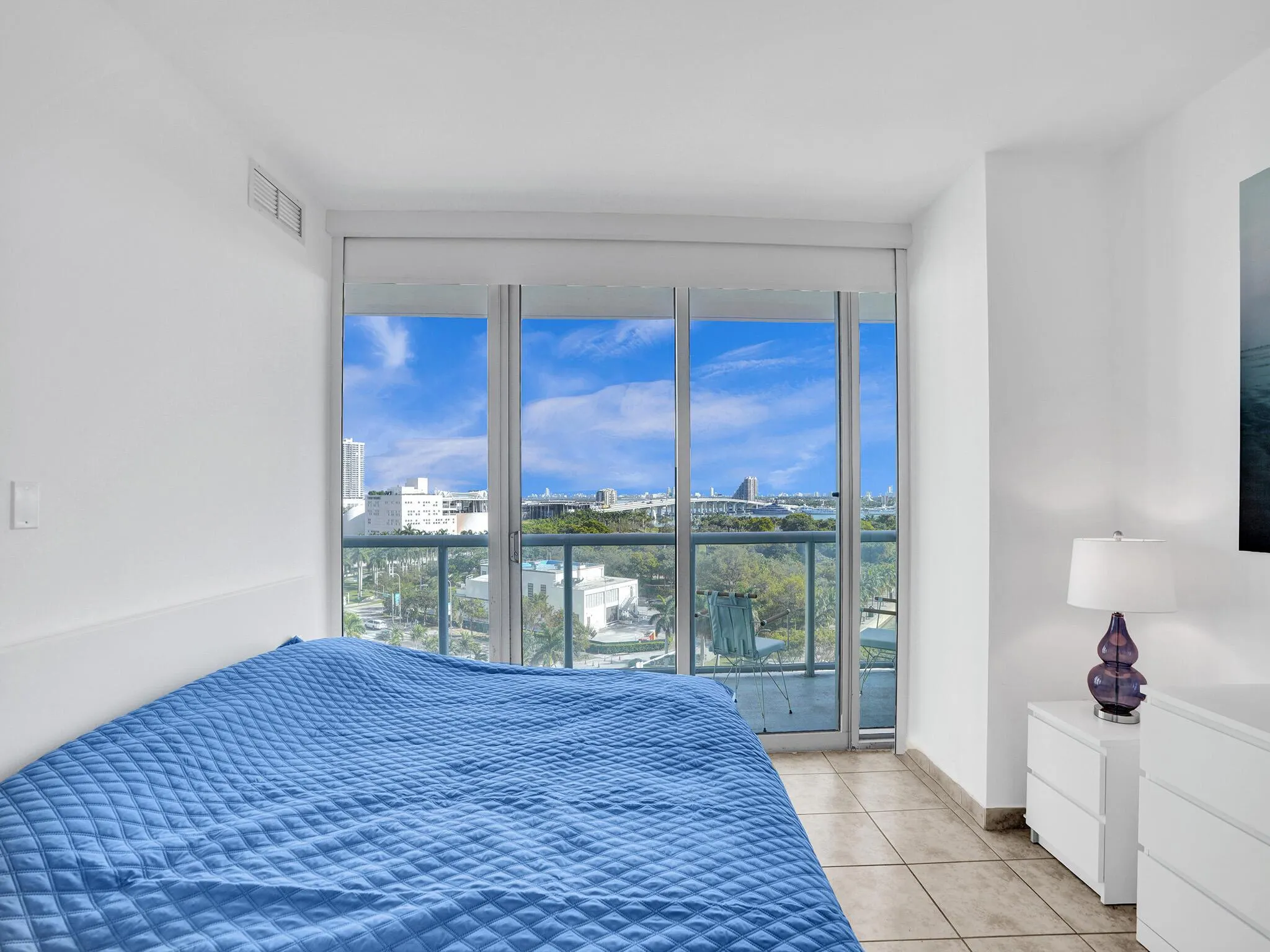 888 Biscayne Boulevard, #811