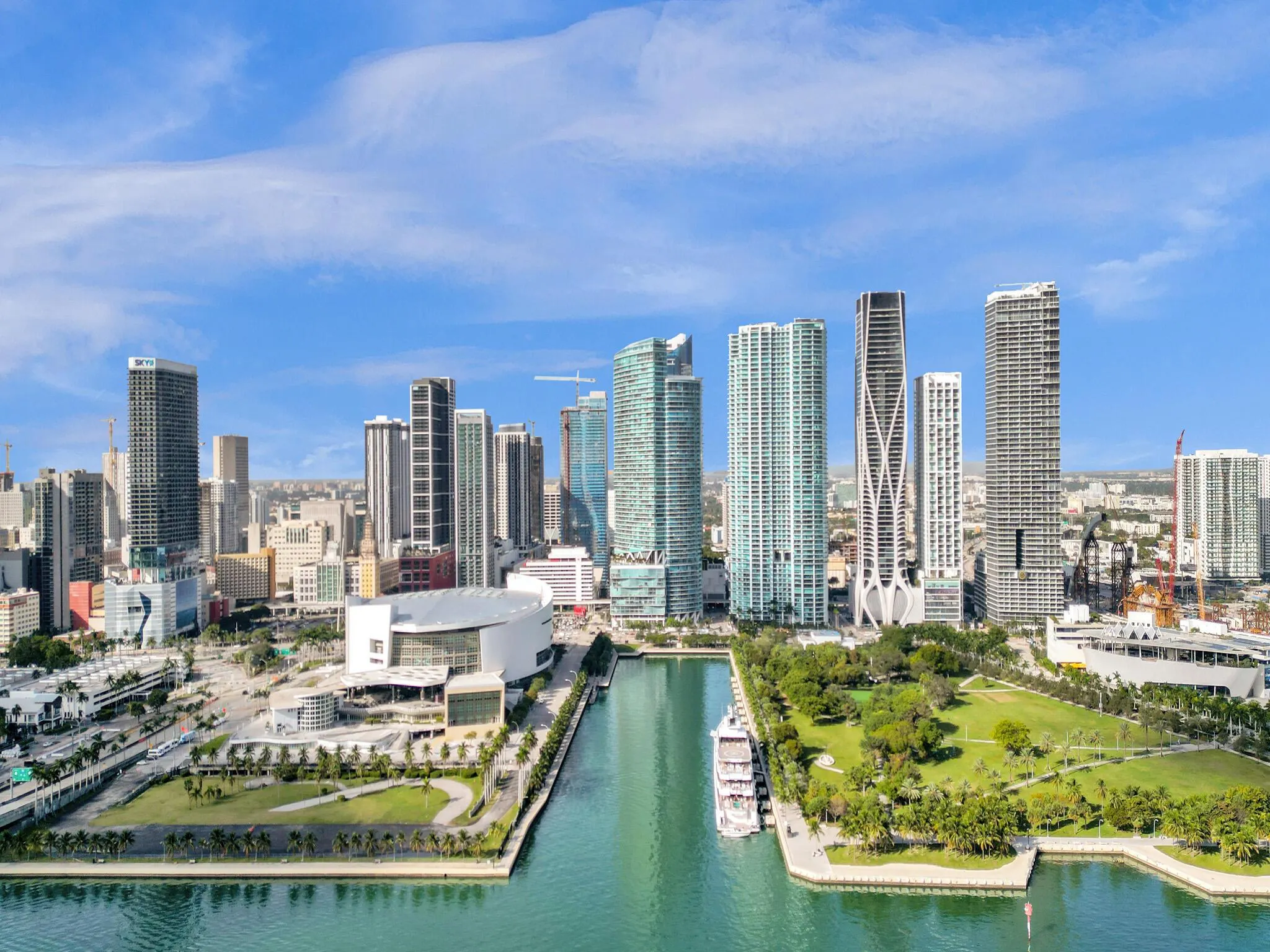 888 Biscayne Boulevard, #811