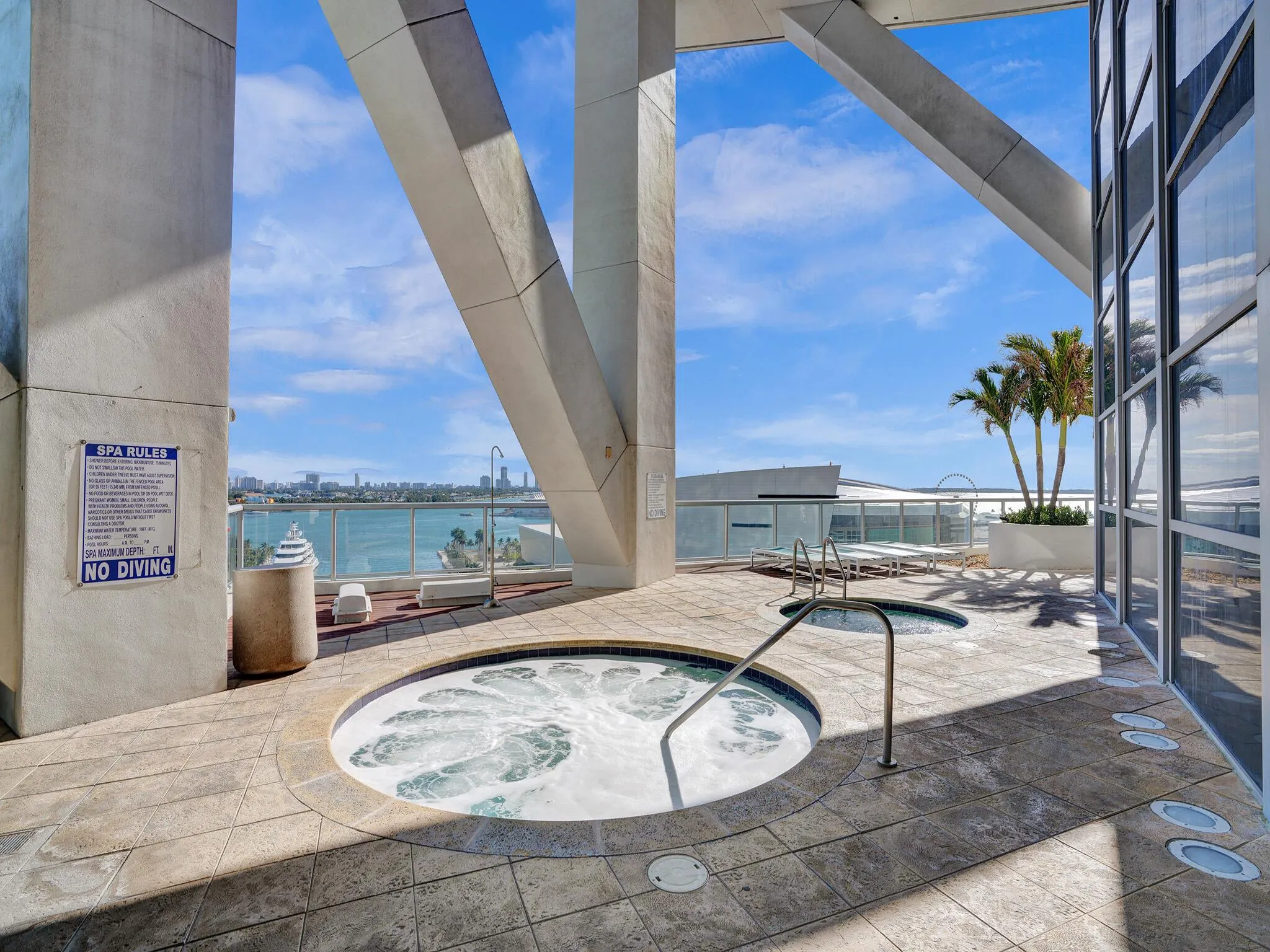888 Biscayne Boulevard, #811