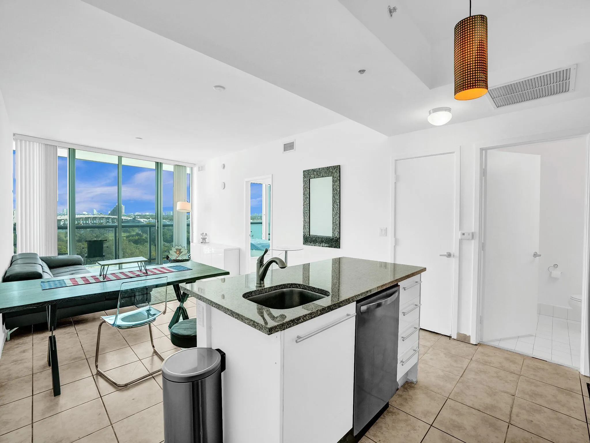 888 Biscayne Boulevard, #811