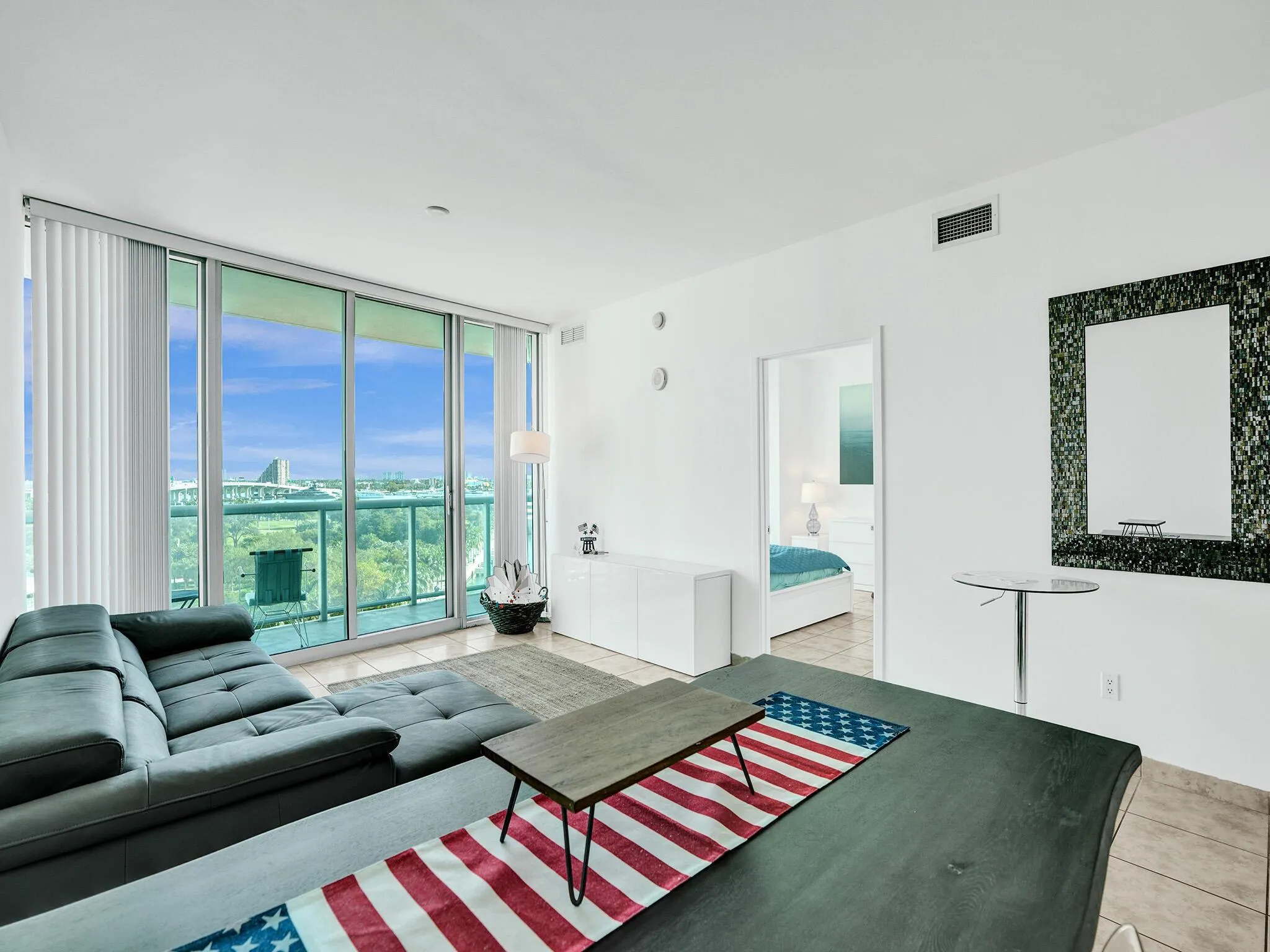 888 Biscayne Boulevard, #811