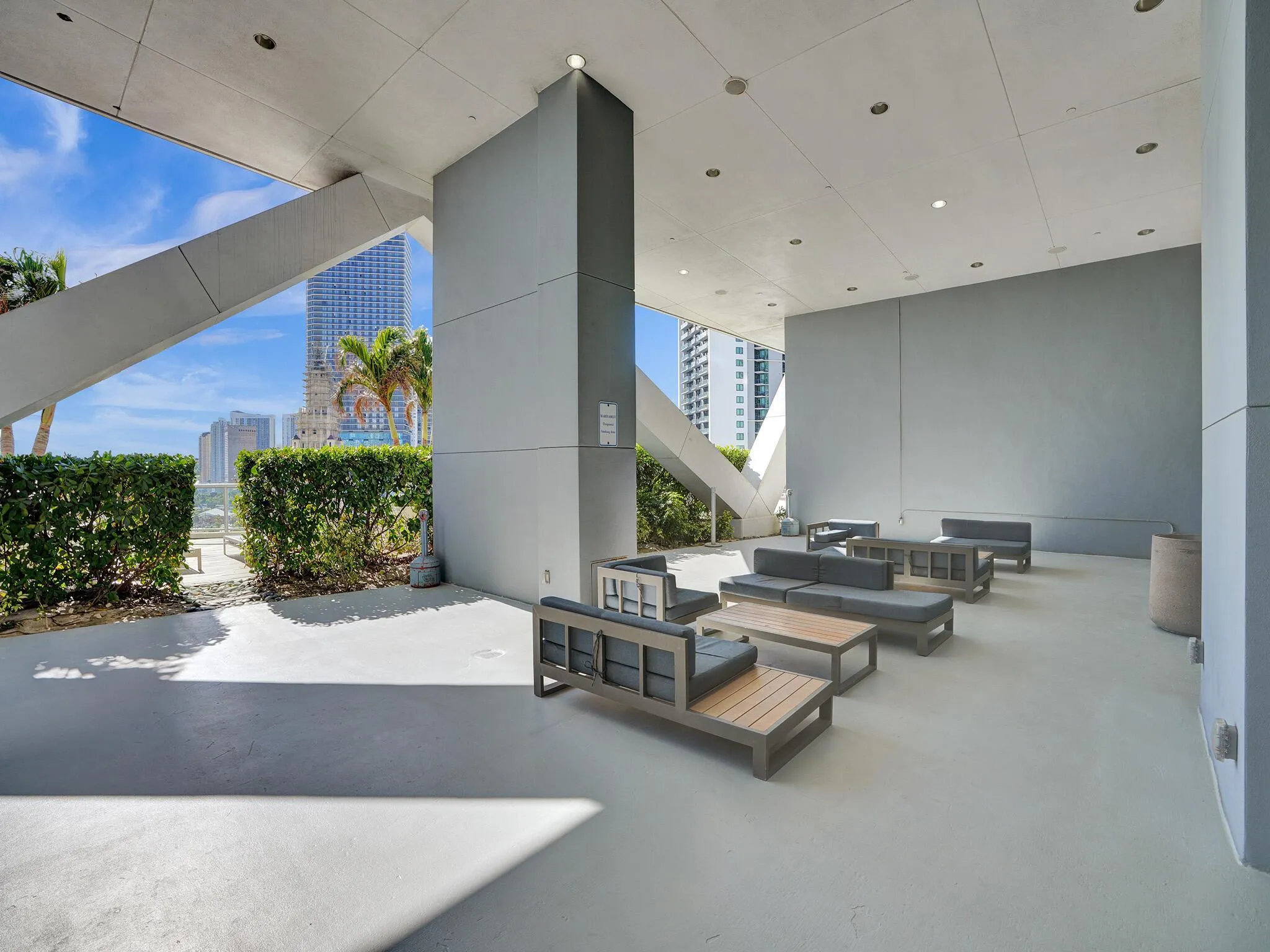 888 Biscayne Boulevard, #811