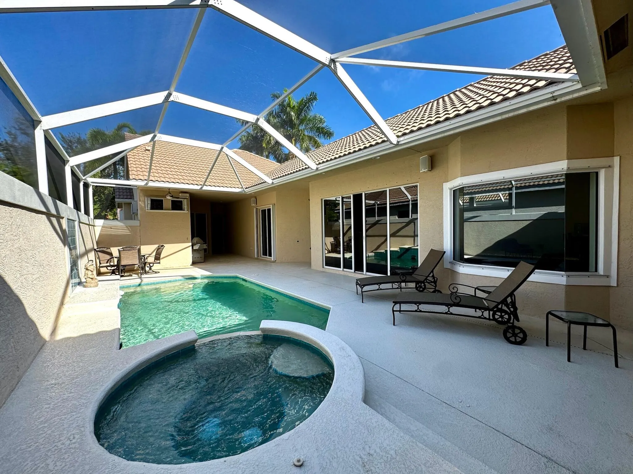 827 SW Munjack Circle
