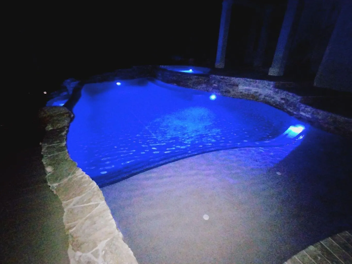 1468 SW Peninsula Lane