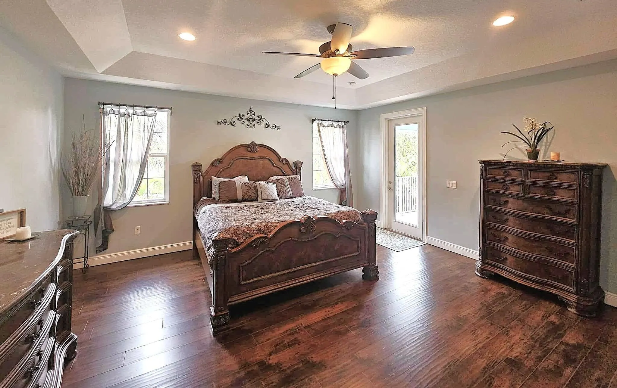 1468 SW Peninsula Lane