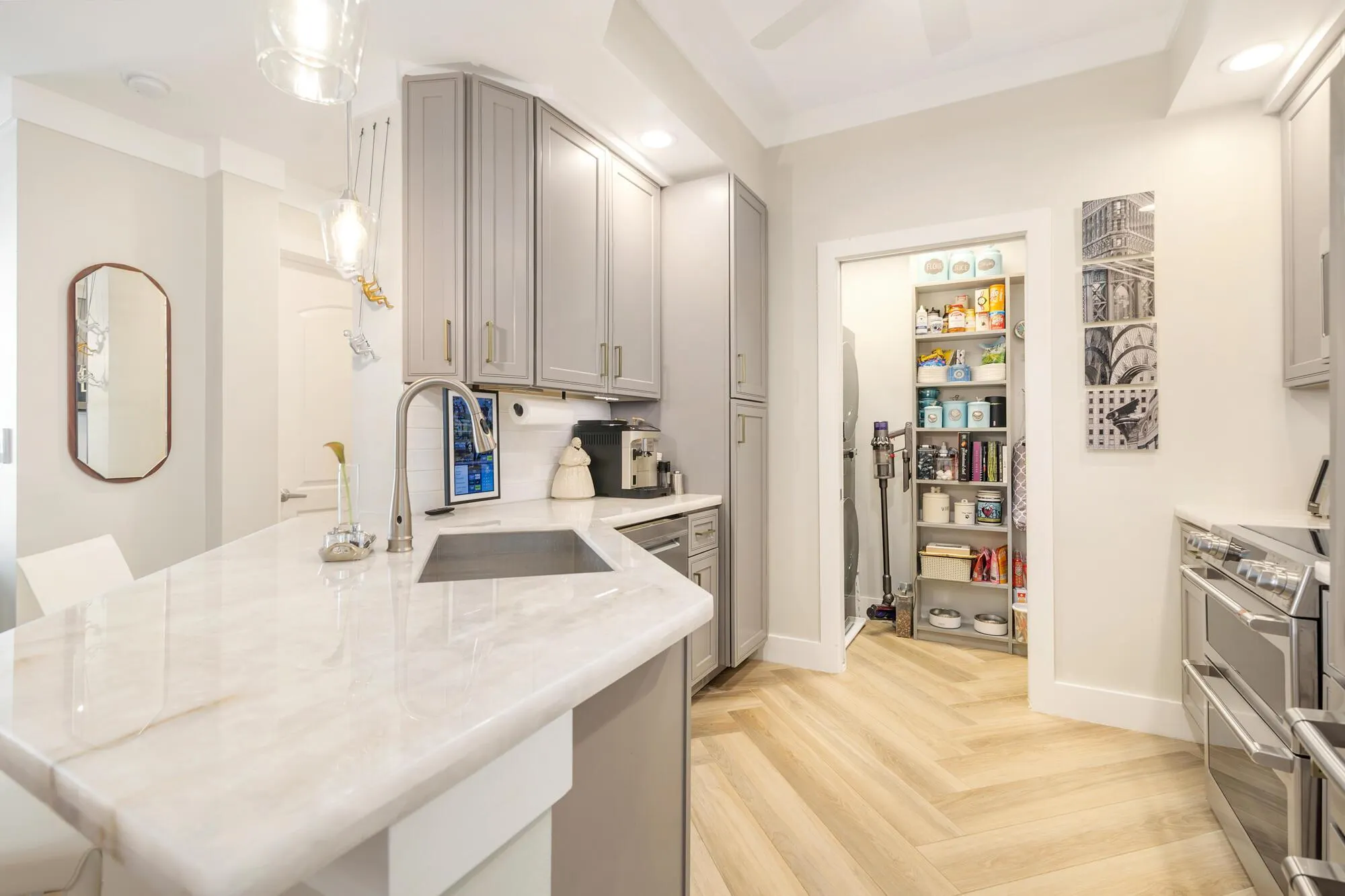801 S Olive Avenue, #919