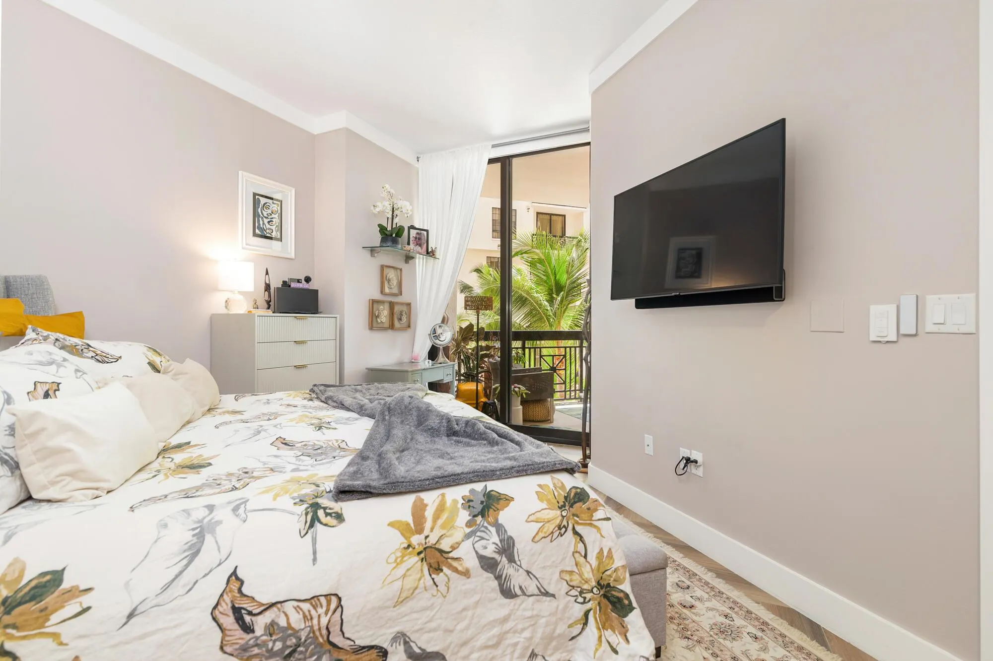 801 S Olive Avenue, #919