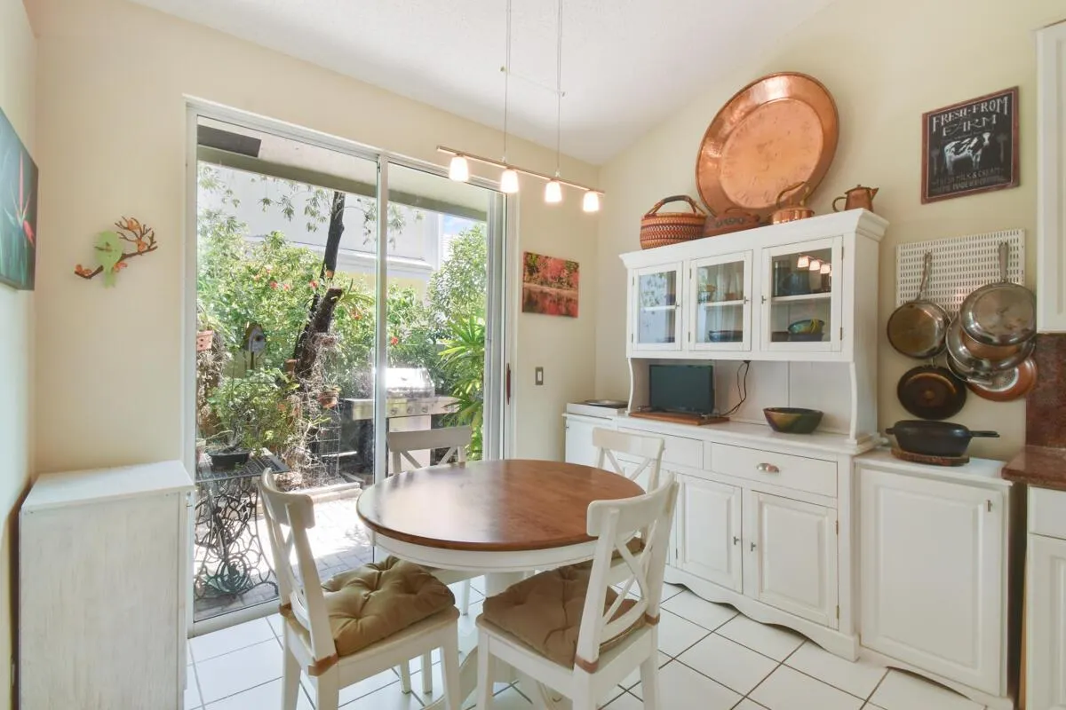 6861 Briarlake Circle