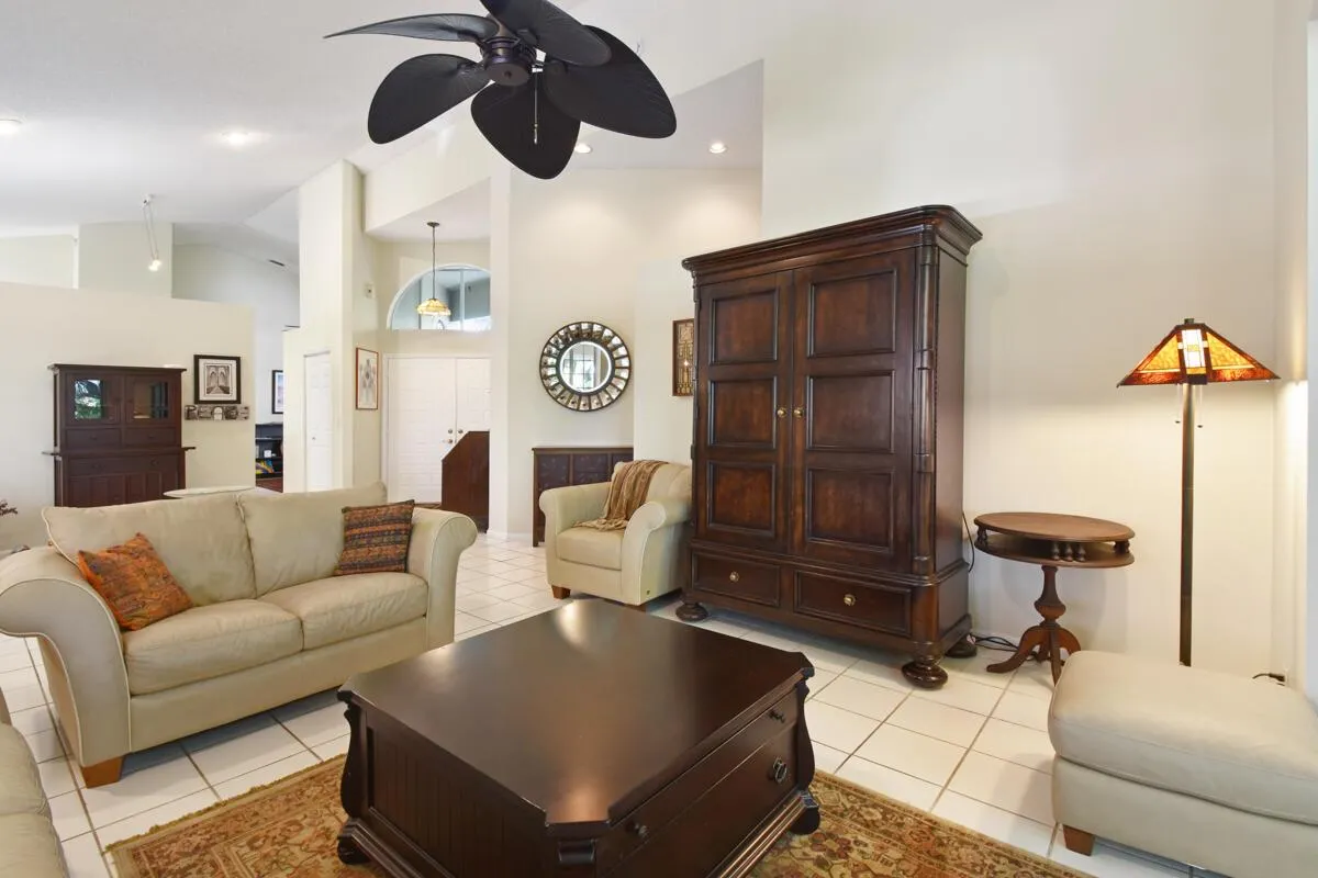 6861 Briarlake Circle