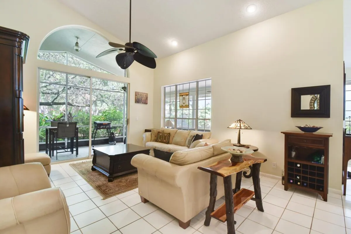 6861 Briarlake Circle